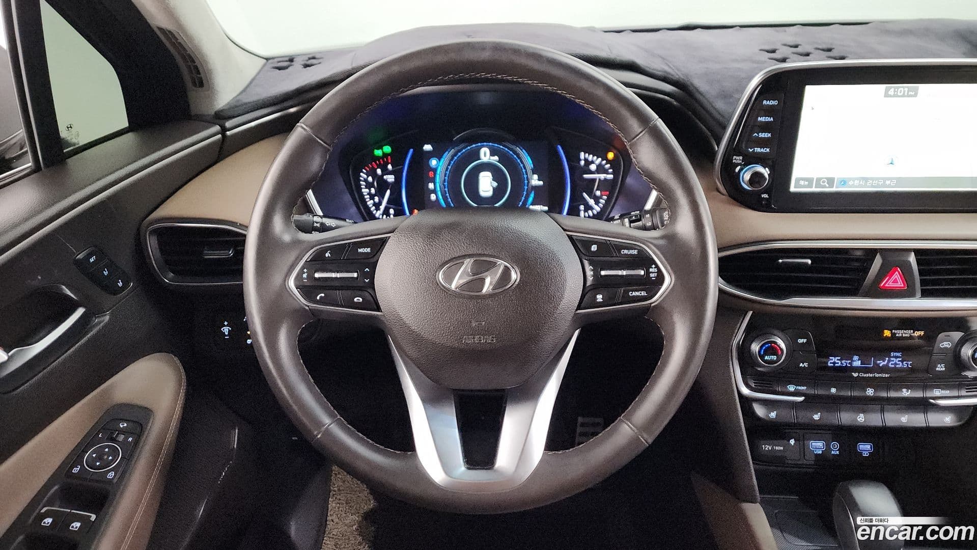 Main__Slider__Photo:Santafe Hyundai 2018.2-12