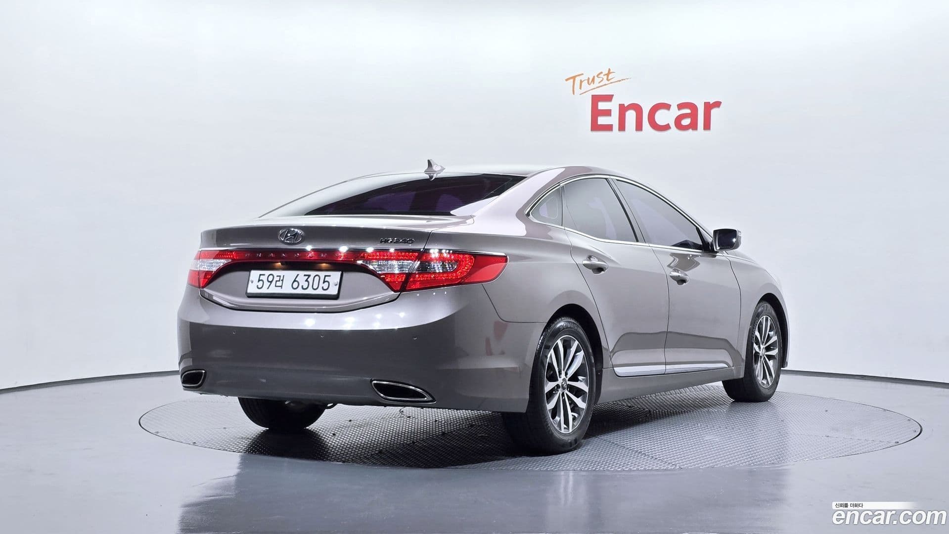 Main__Slider__Photo:Grandeur Hyundai 2011.1-1