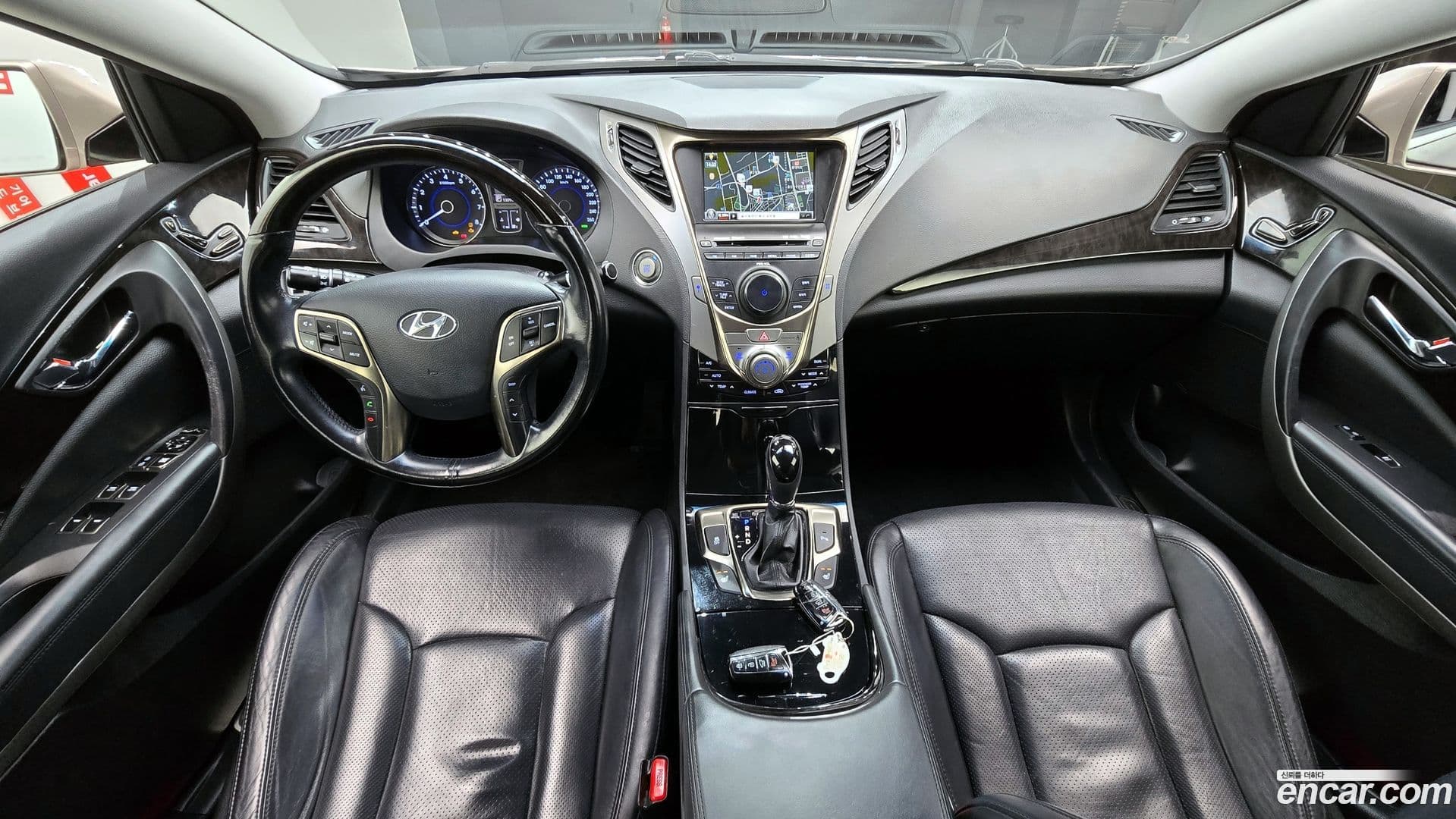 Main__Slider__Photo:Grandeur Hyundai 2011.1-6