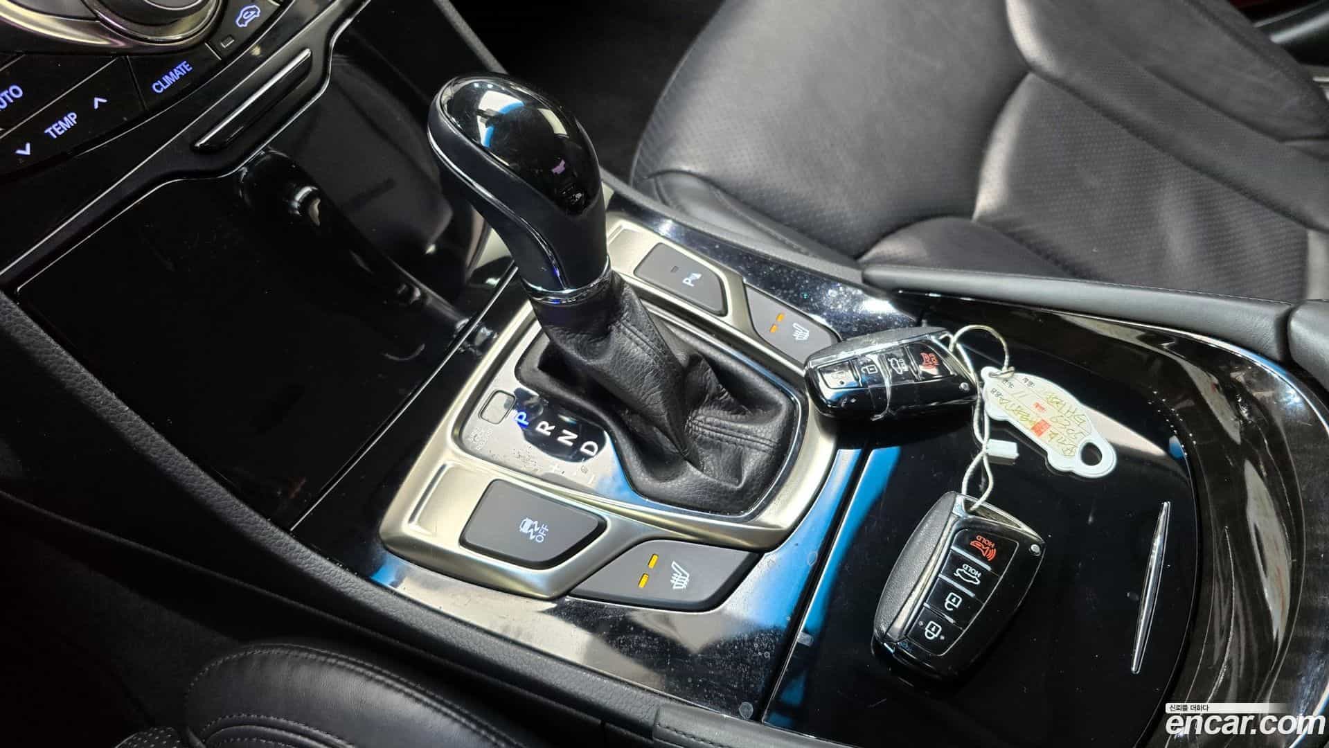 Grandeur Hyundai 2011.1-INNER-009