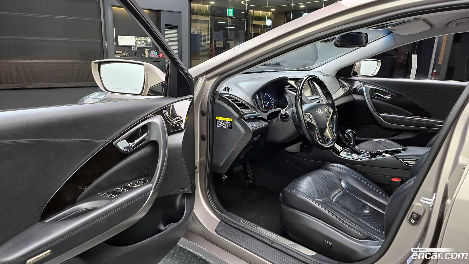 Grandeur Hyundai 2011.1-OPTION-015