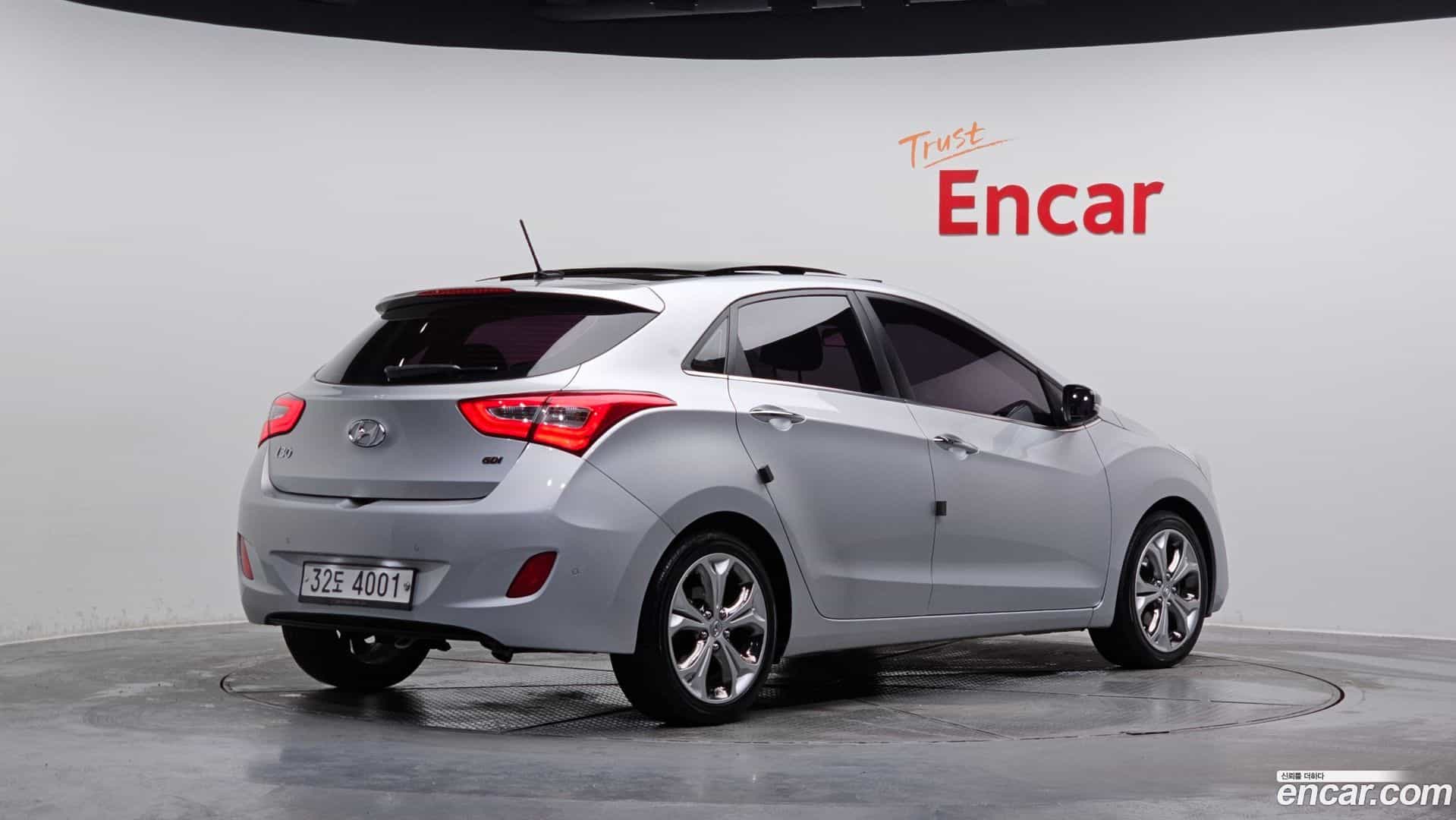 i30 Hyundai 2012.7-OUTER-002