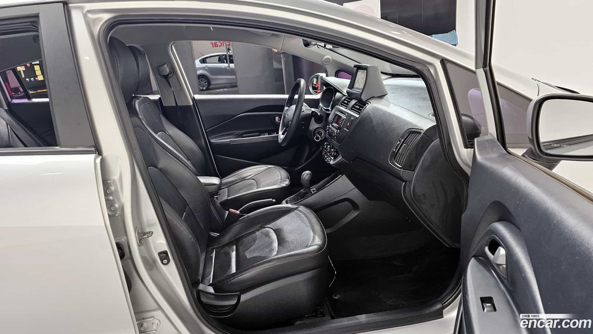 pride Kia 2012.11-INNER-010