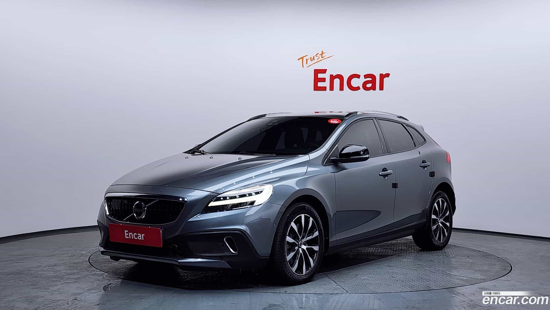 V40 Volvo 2019.4-OUTER-001