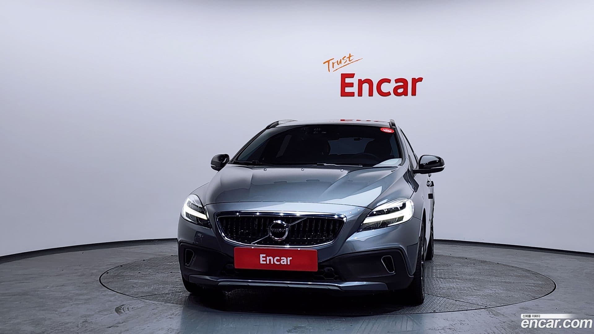 Main__Slider__Photo:V40 Volvo 2019.4-2