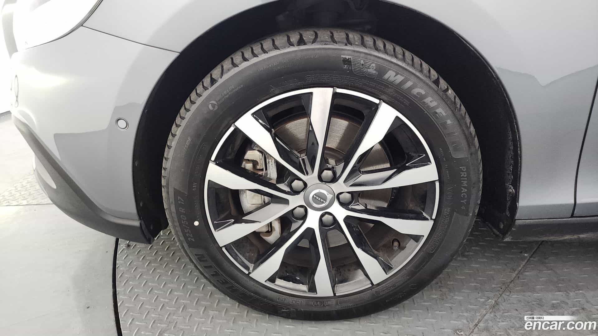 V40 Volvo 2019.4-OUTER-005