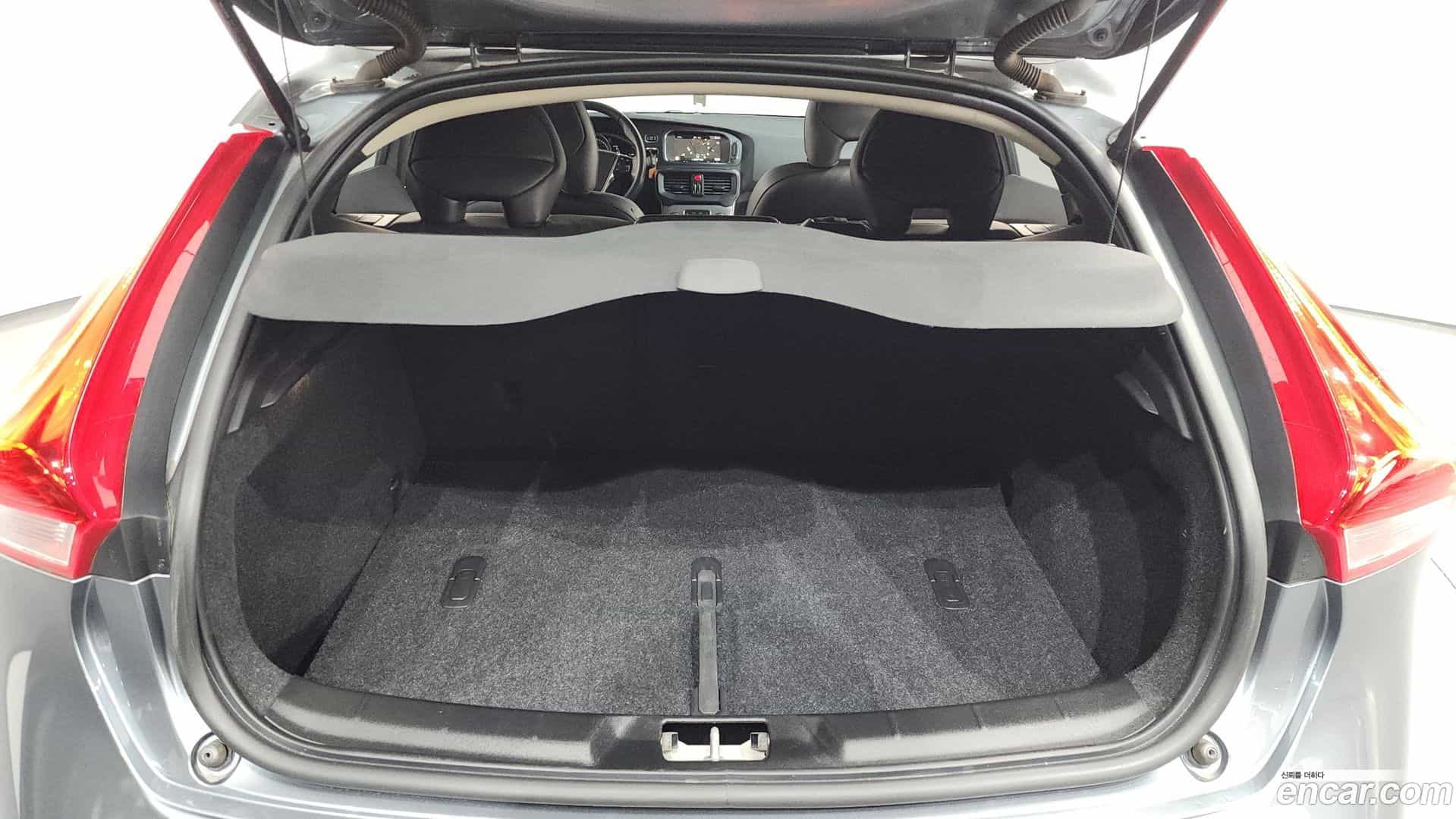 V40 Volvo 2019.4-OPTION-024