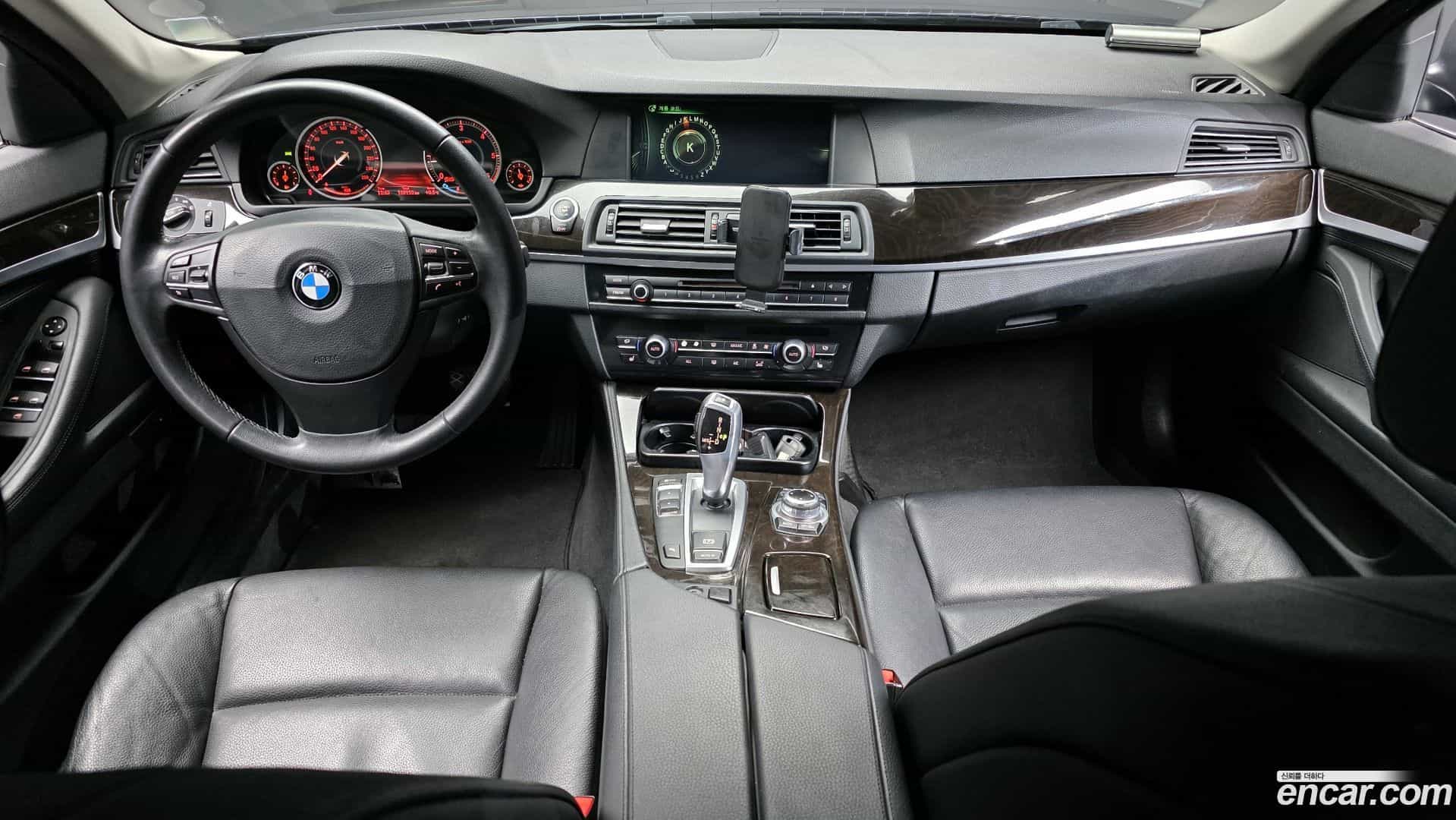 5-Series BMW 2013.2-INNER-007