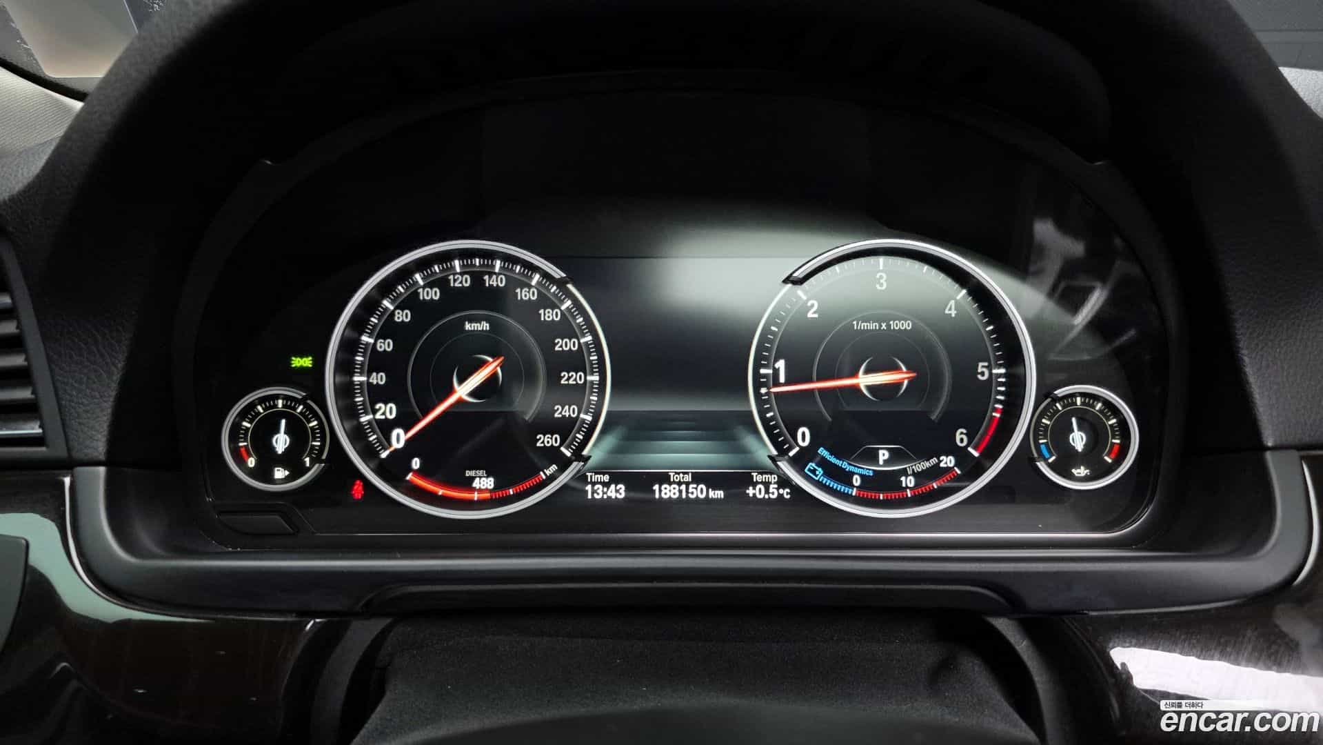 5-Series BMW 2013.2-INNER-008