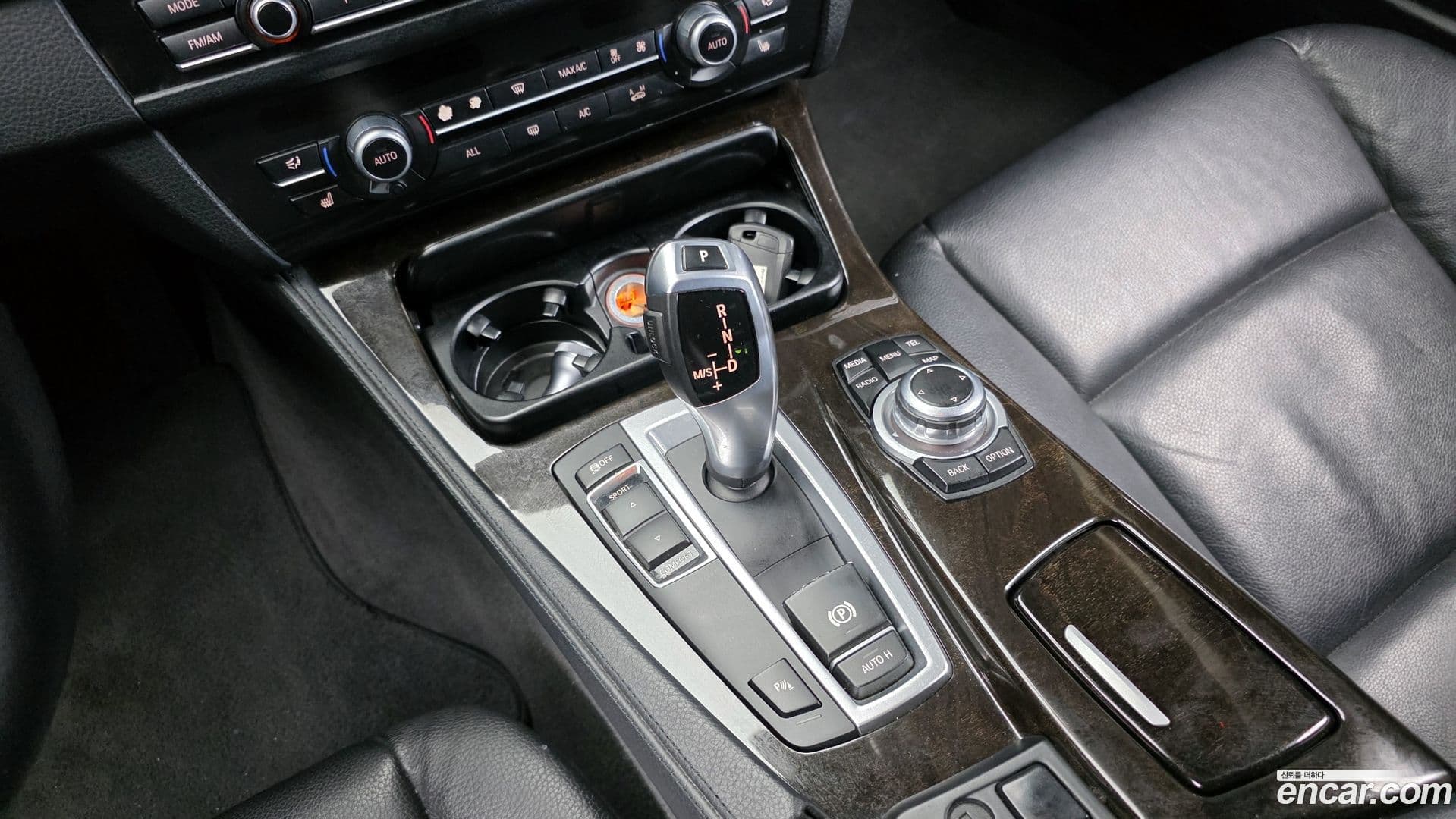 Main__Slider__Photo:5-Series BMW 2013.2-8