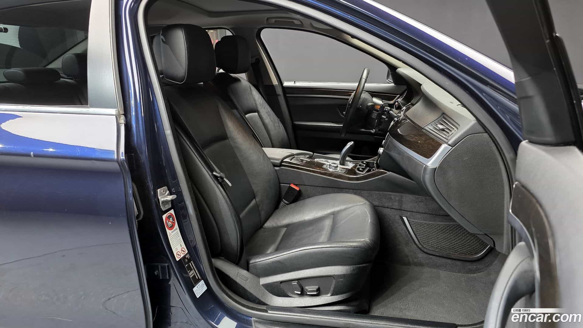 5-Series BMW 2013.2-INNER-010