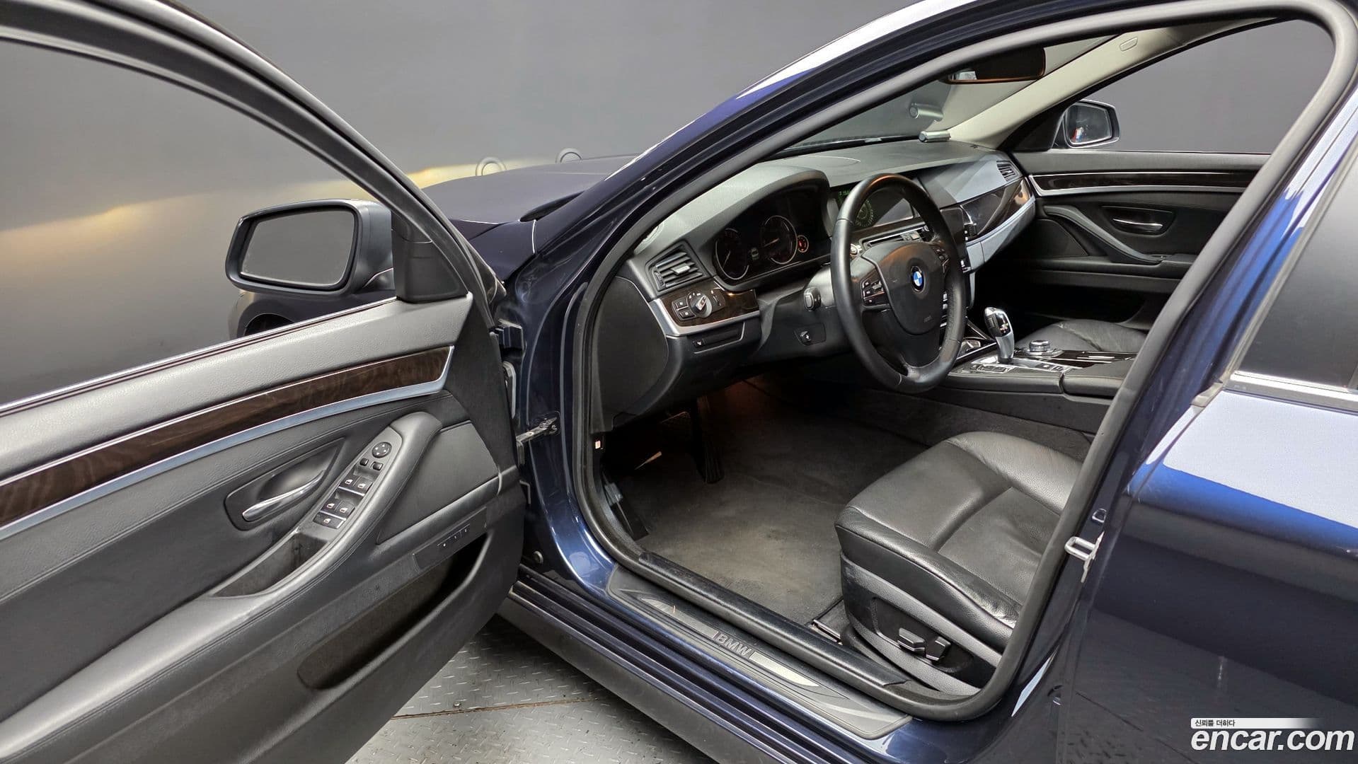 Main__Slider__Photo:5-Series BMW 2013.2-10