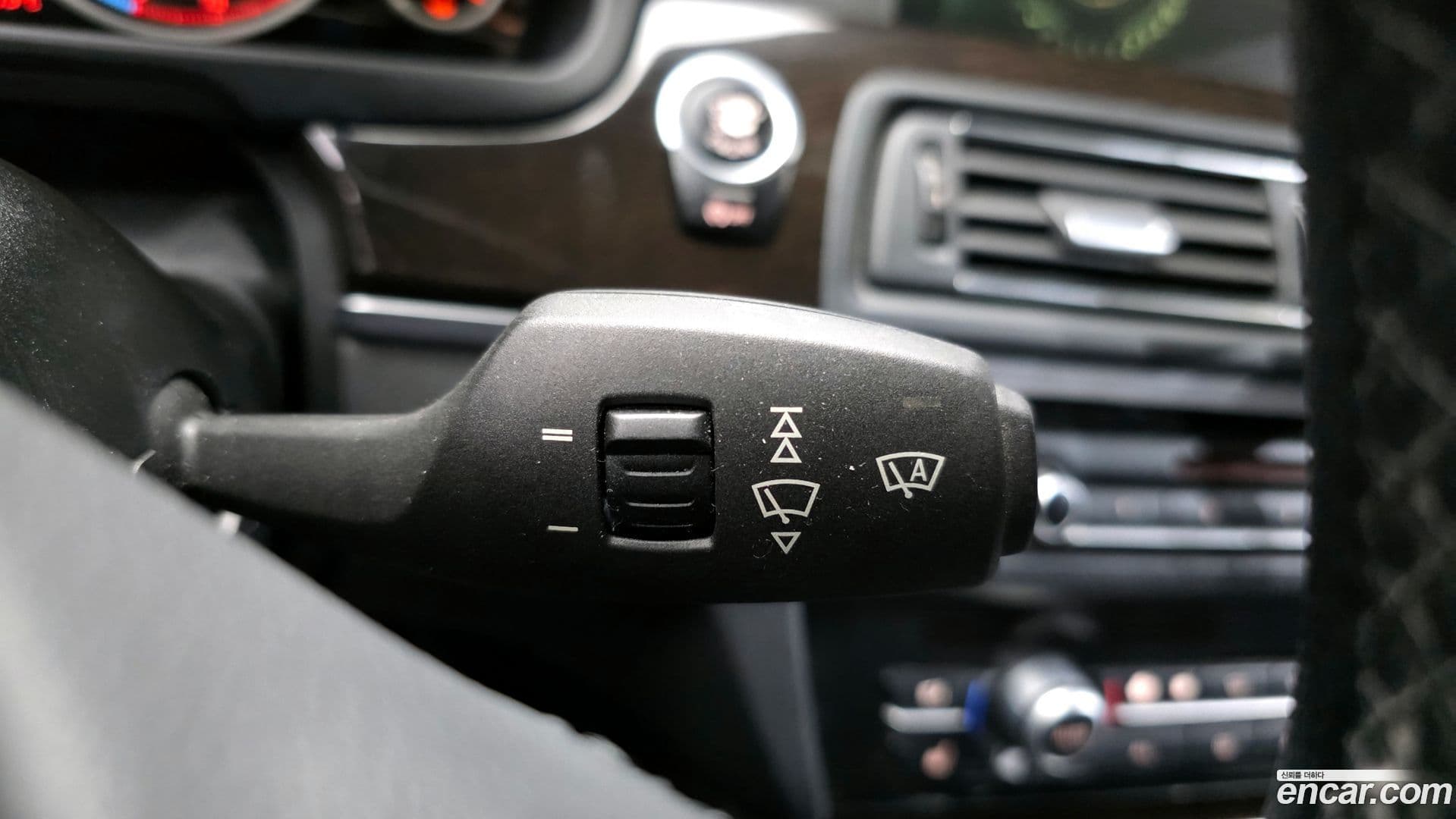 Main__Slider__Photo:5-Series BMW 2013.2-15