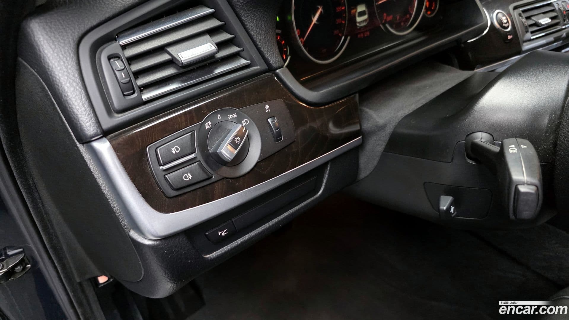 Main__Slider__Photo:5-Series BMW 2013.2-16