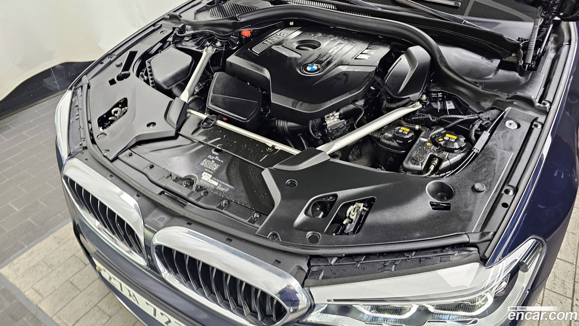 Main__Slider__Photo:5-Series BMW 2019.7-5