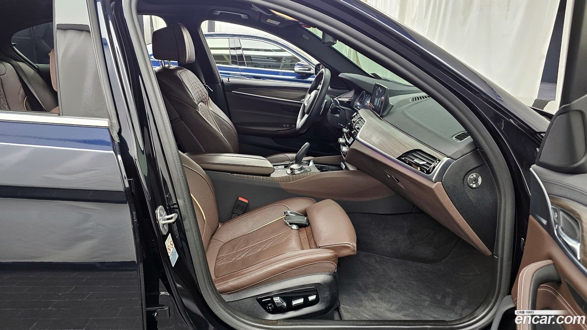 Main__Slider__Photo:5-Series BMW 2019.7-10