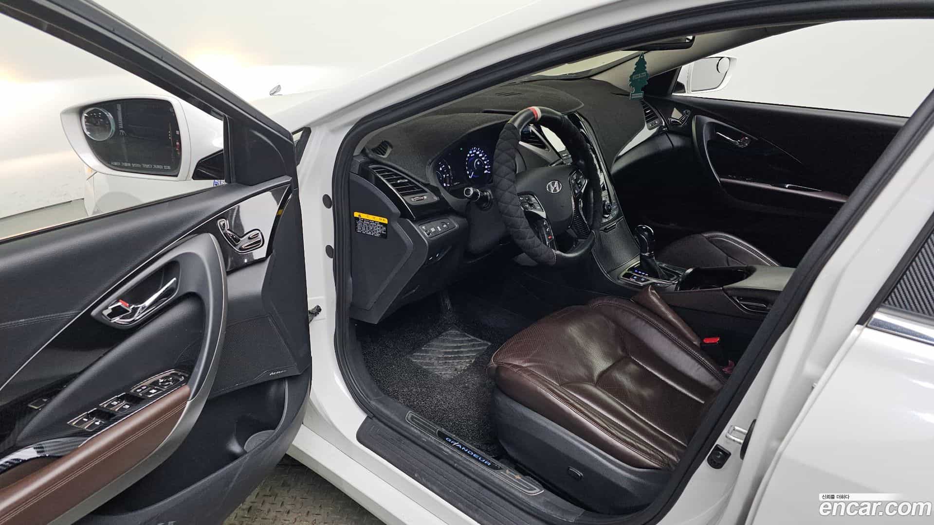 Grandeur Hyundai 2013.0-INNER-010