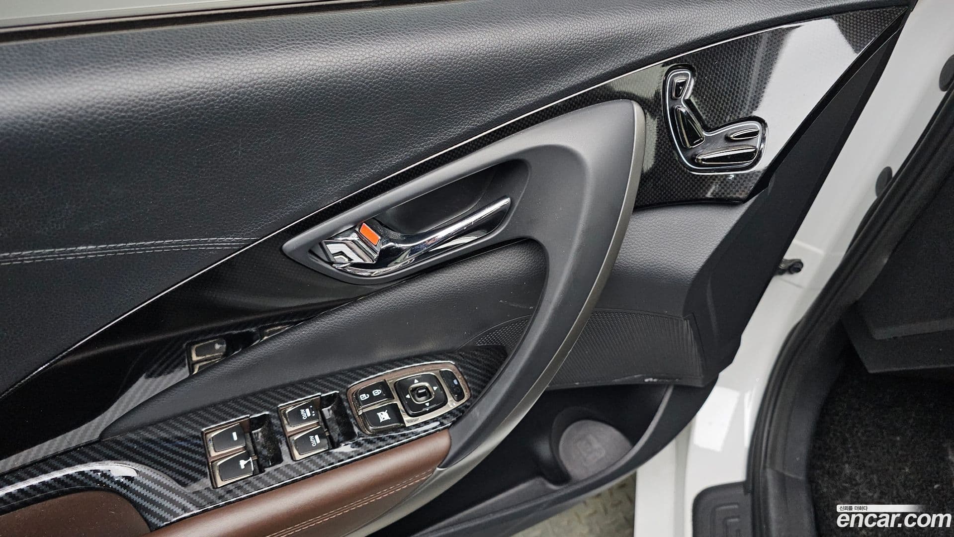 Main__Slider__Photo:Grandeur Hyundai 2013.0-11