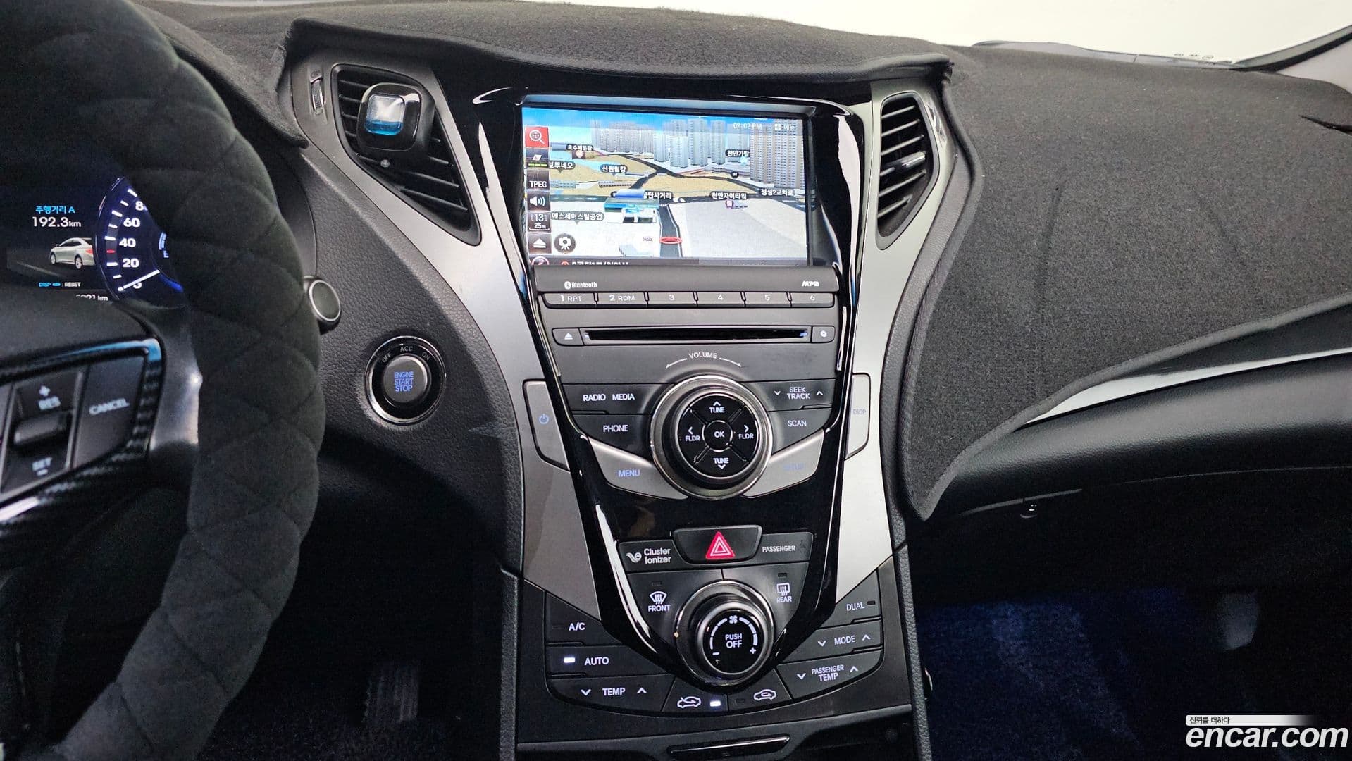 Main__Slider__Photo:Grandeur Hyundai 2013.0-14