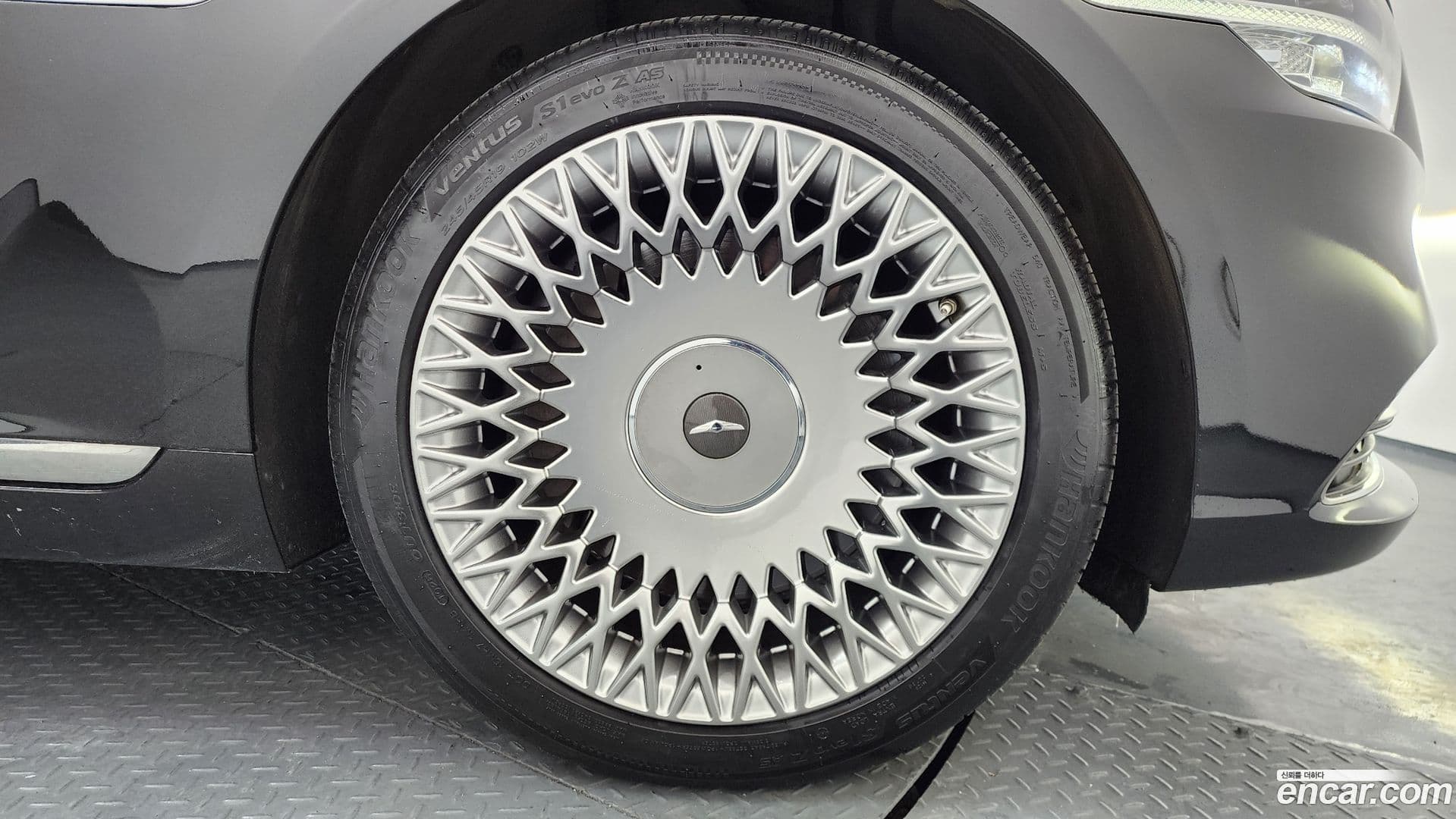 Main__Slider__Photo:G90 Genesis 2019.0-4