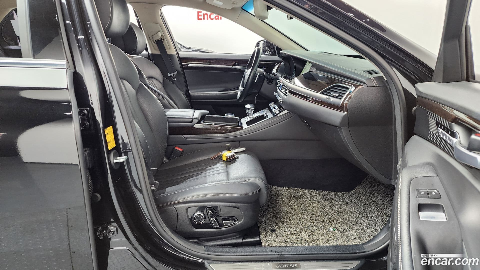 Main__Slider__Photo:G90 Genesis 2019.0-10