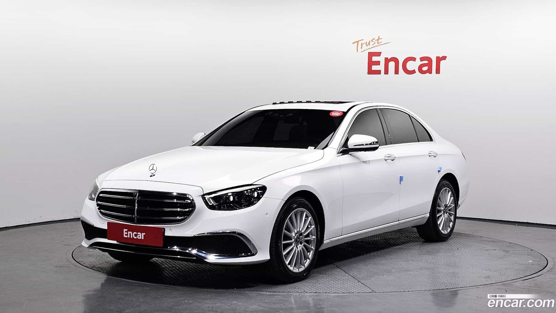E-Class Mercedes-Benz 2023.9-OUTER-001