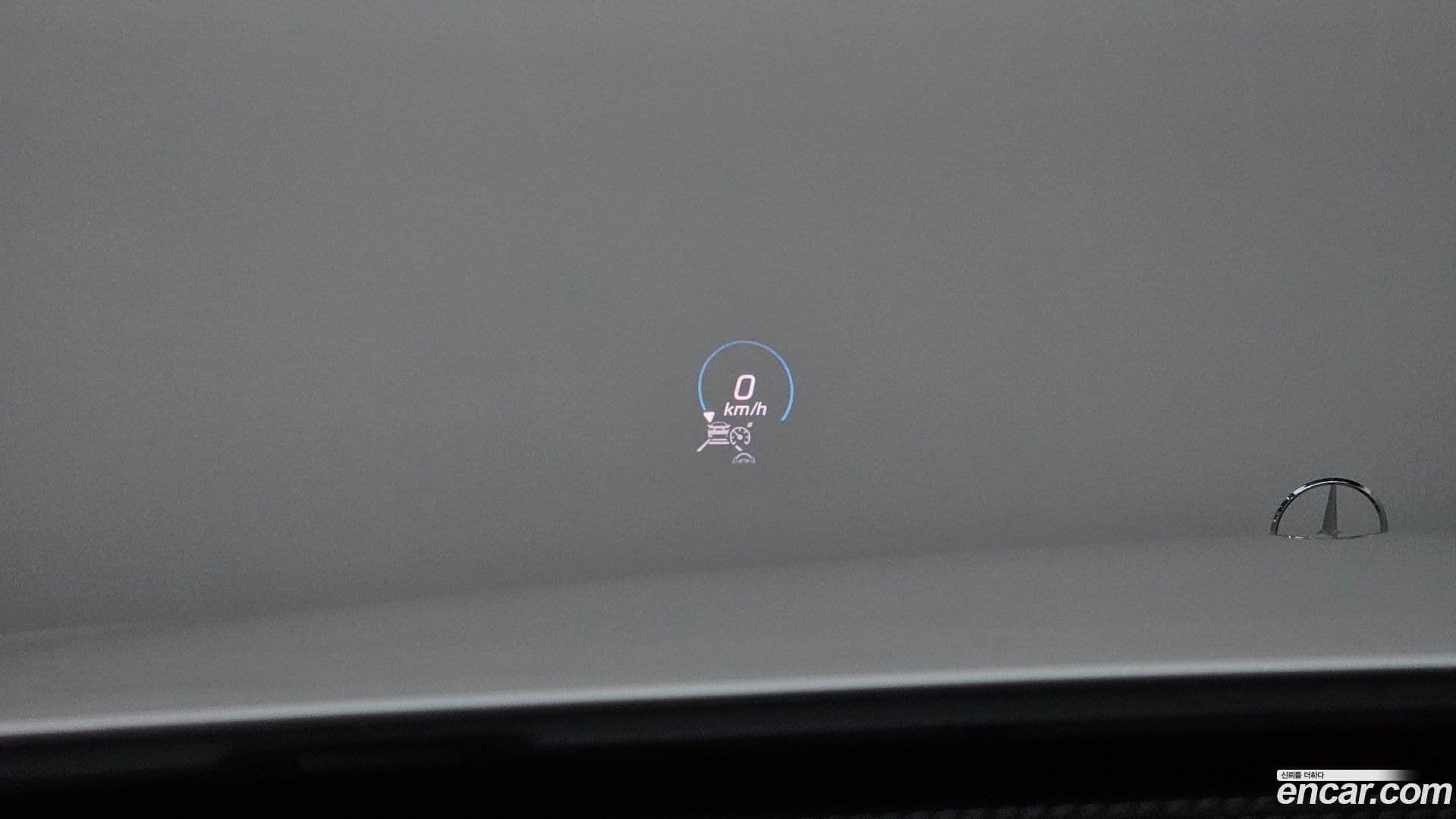 Main__Slider__Photo:E-Class Mercedes-Benz 2023.9-11