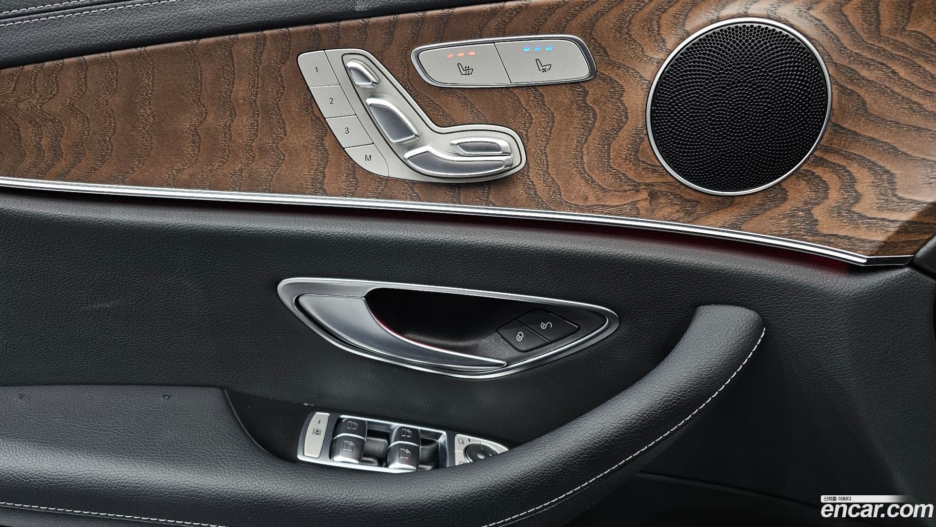 Main__Slider__Photo:E-Class Mercedes-Benz 2023.9-12