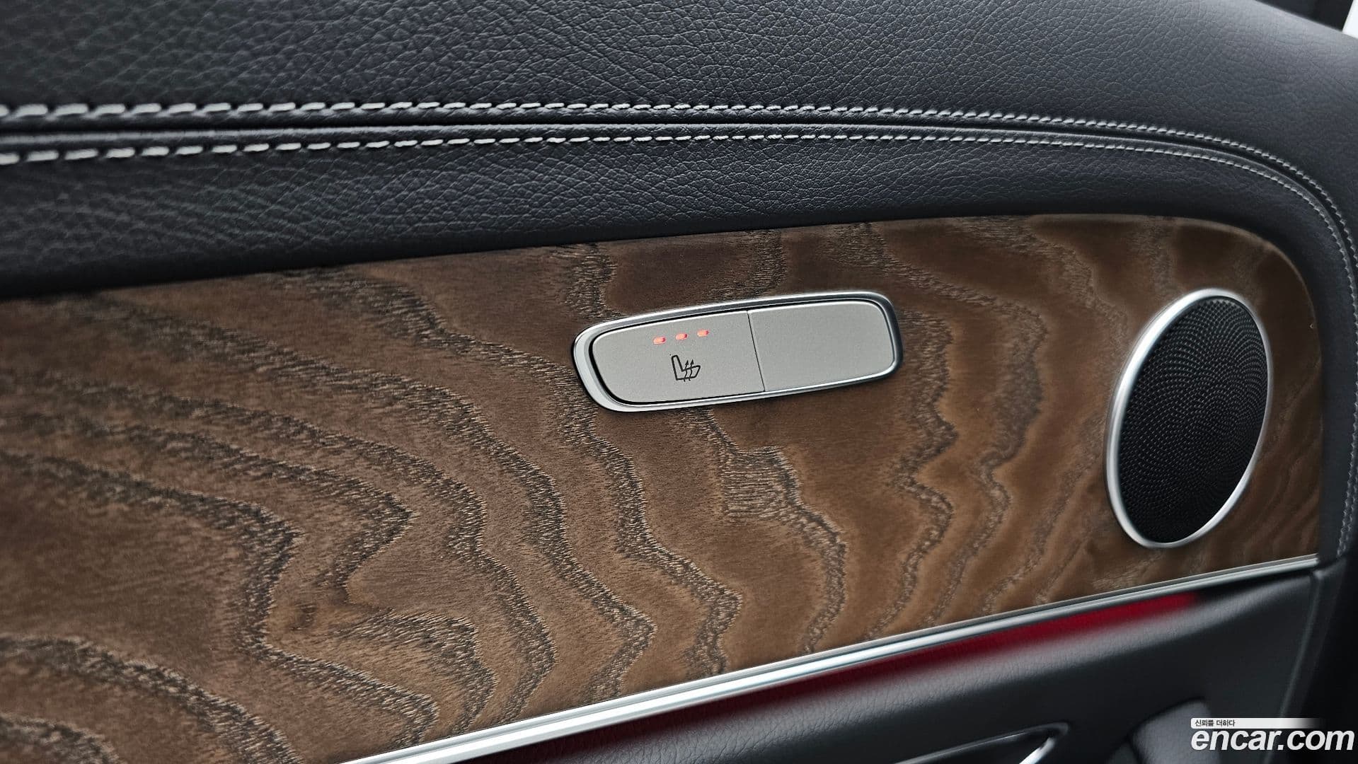 Main__Slider__Photo:E-Class Mercedes-Benz 2023.9-18