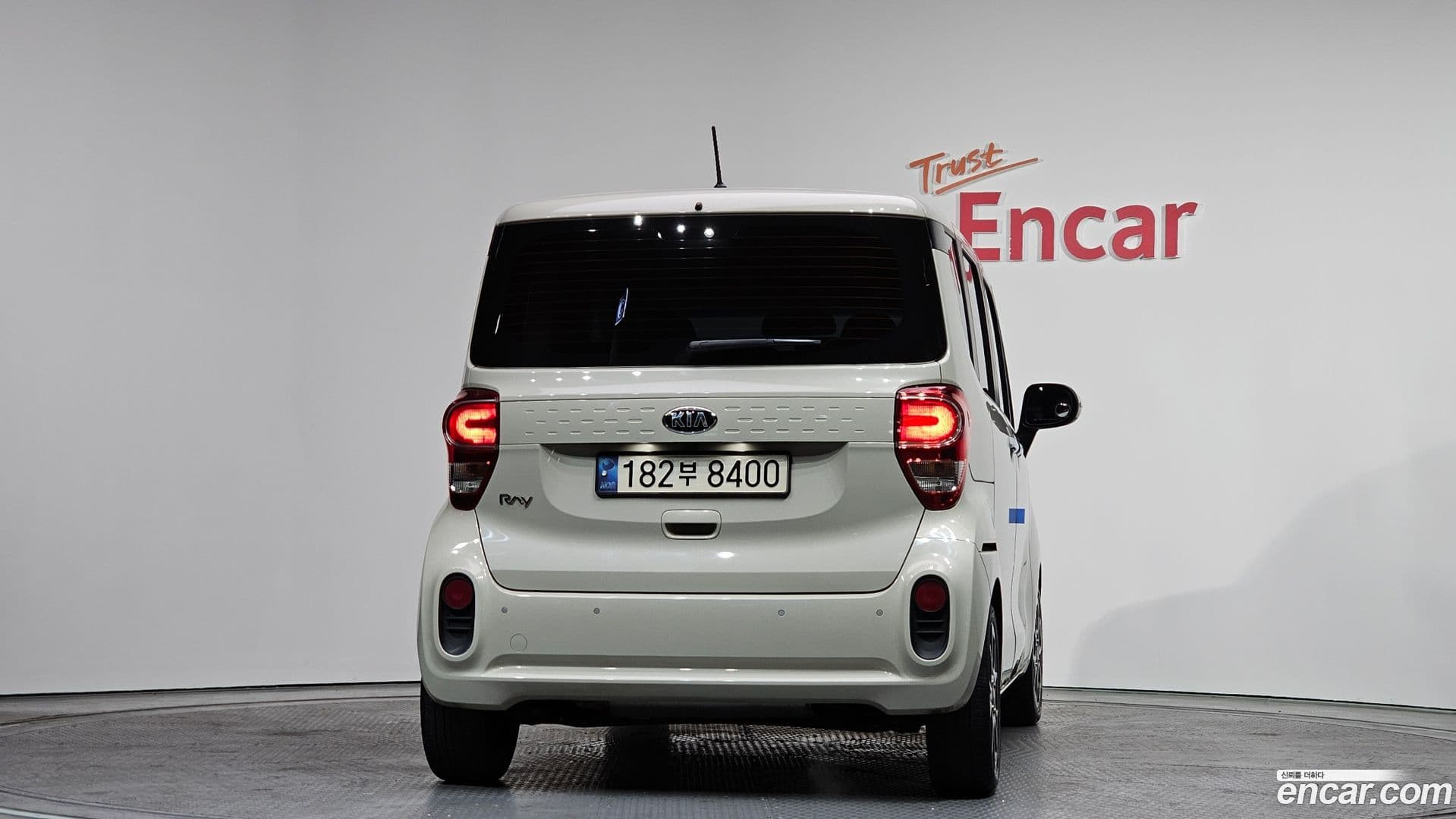 Main__Slider__Photo:RAY Kia 2019.4-3