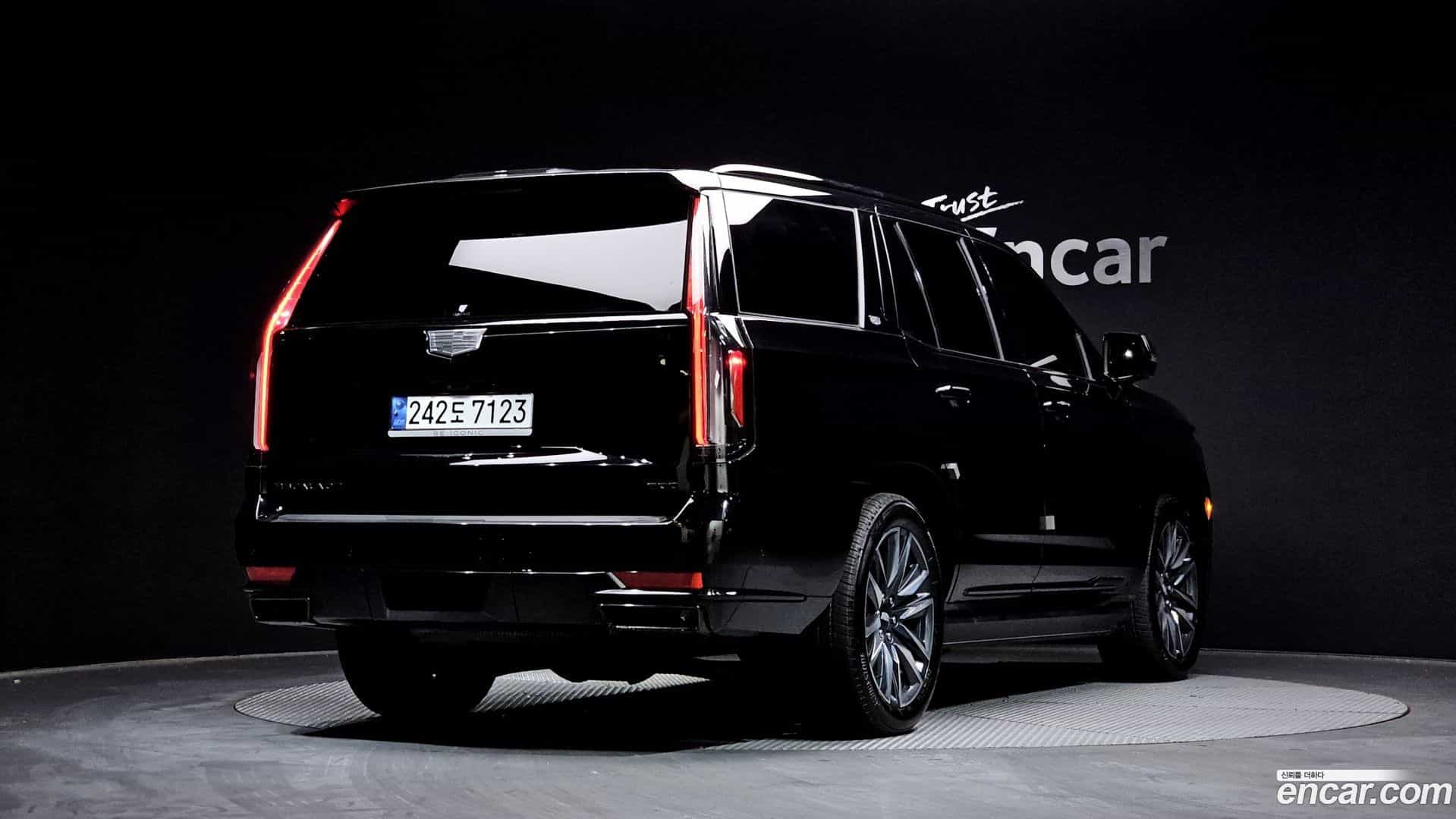 Escalade Cadillac 2024.11-OUTER-002