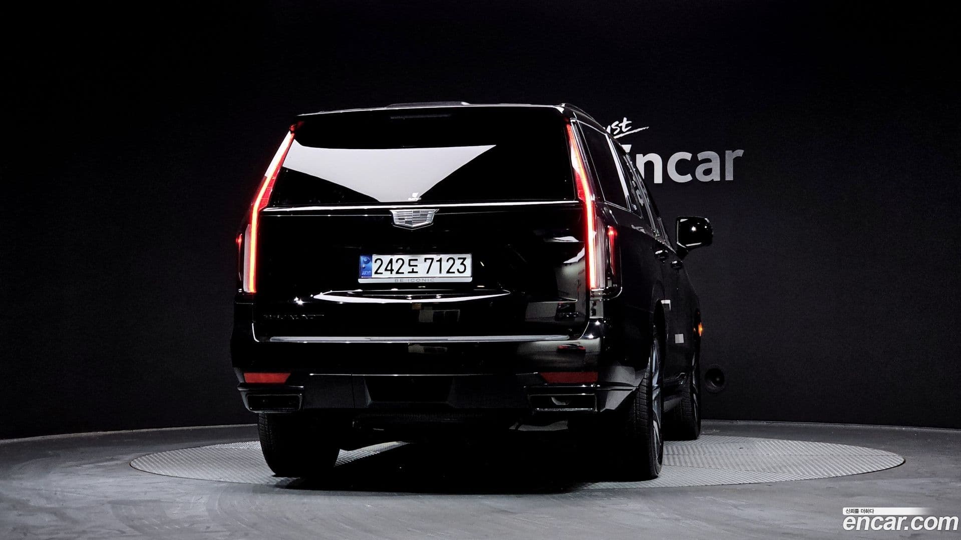 Main__Slider__Photo:Escalade Cadillac 2024.11-3