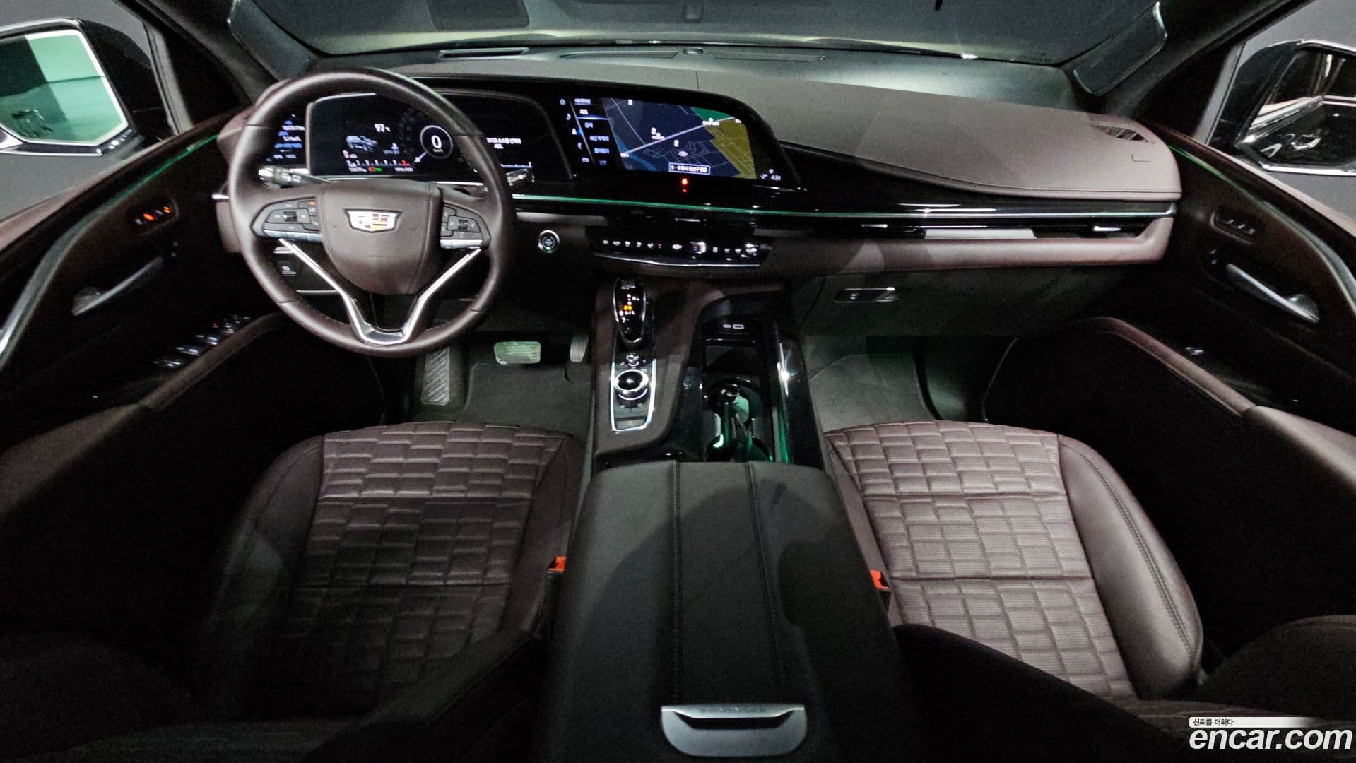 Main__Slider__Photo:Escalade Cadillac 2024.11-6