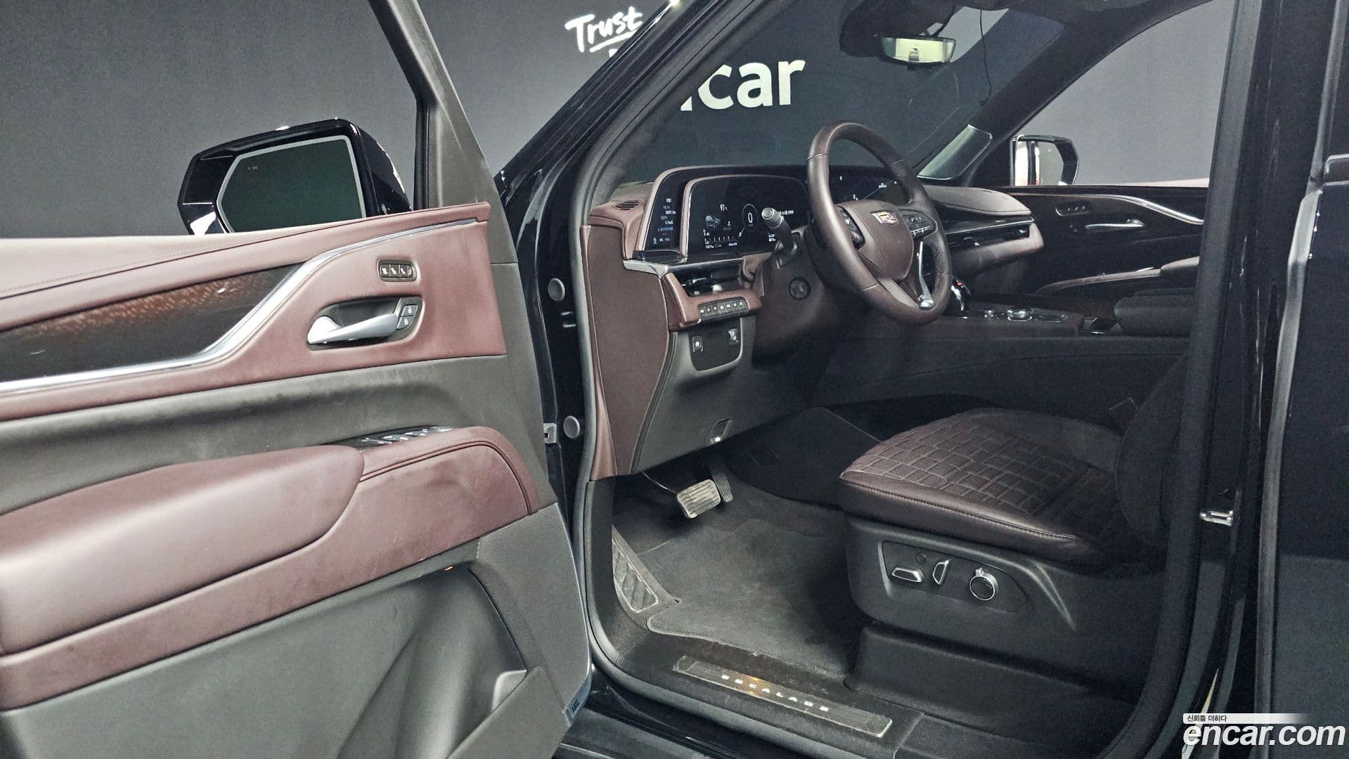 Main__Slider__Photo:Escalade Cadillac 2024.11-9