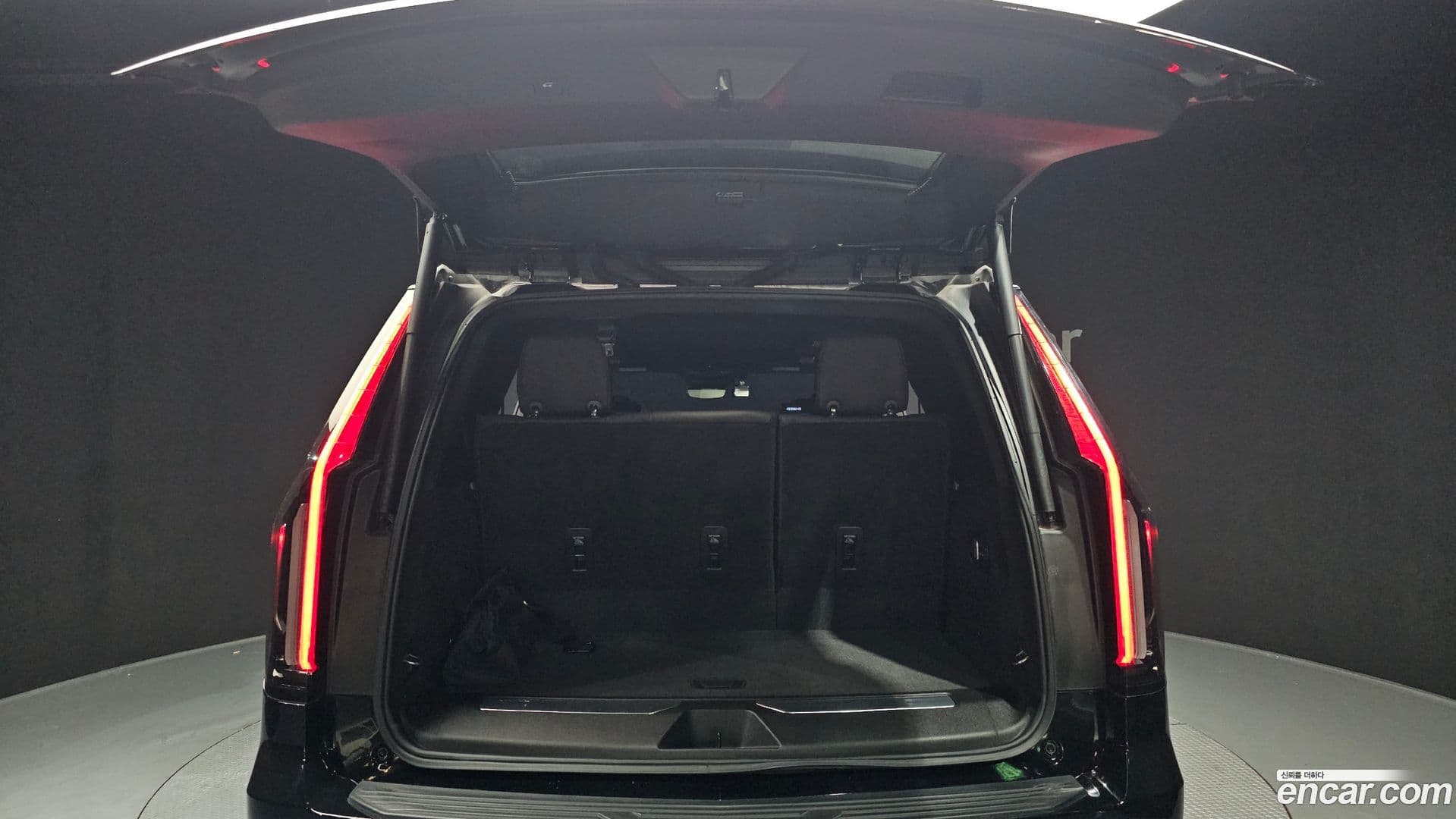 Main__Slider__Photo:Escalade Cadillac 2024.11-19