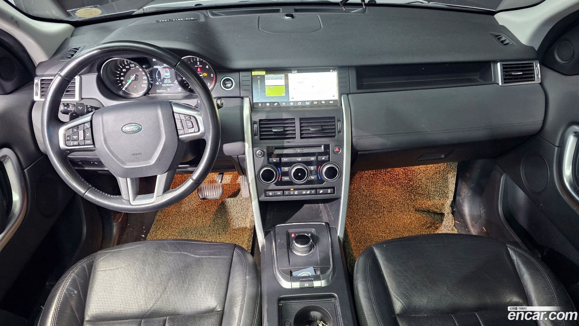 Main__Slider__Photo:Discovery Sport Land Rover 2018.5-6