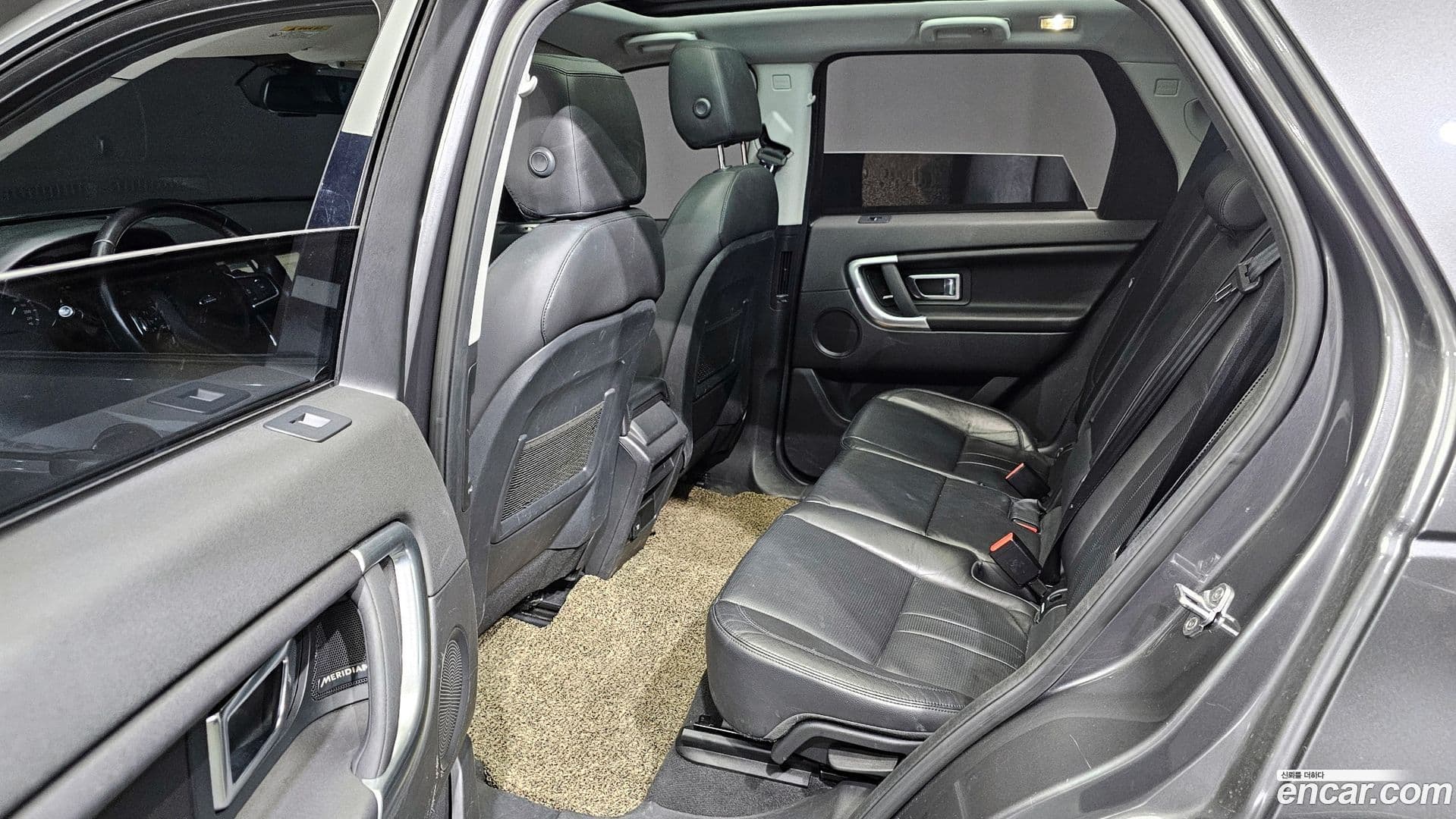 Main__Slider__Photo:Discovery Sport Land Rover 2018.5-10