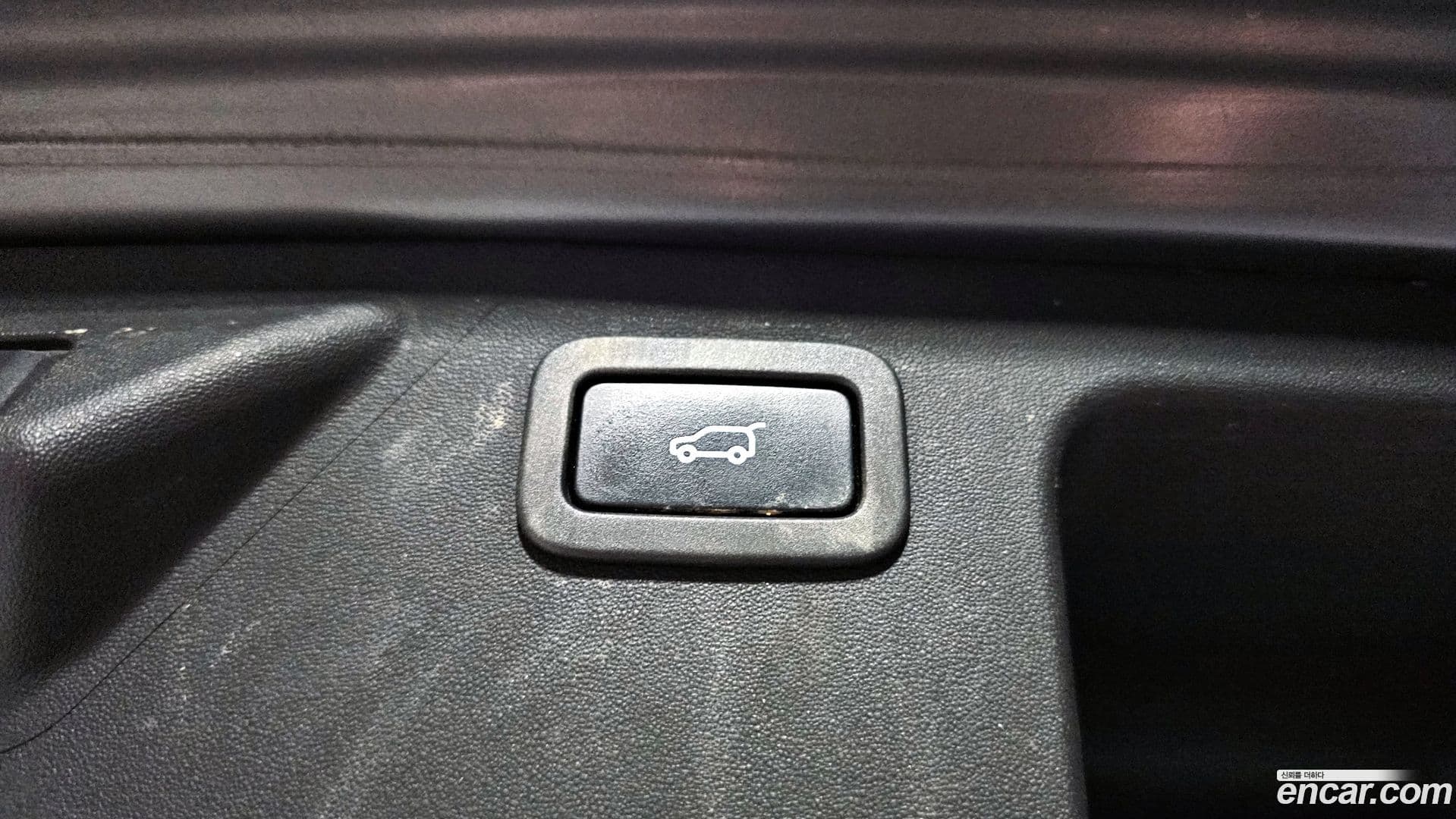 Main__Slider__Photo:Discovery Sport Land Rover 2018.5-17