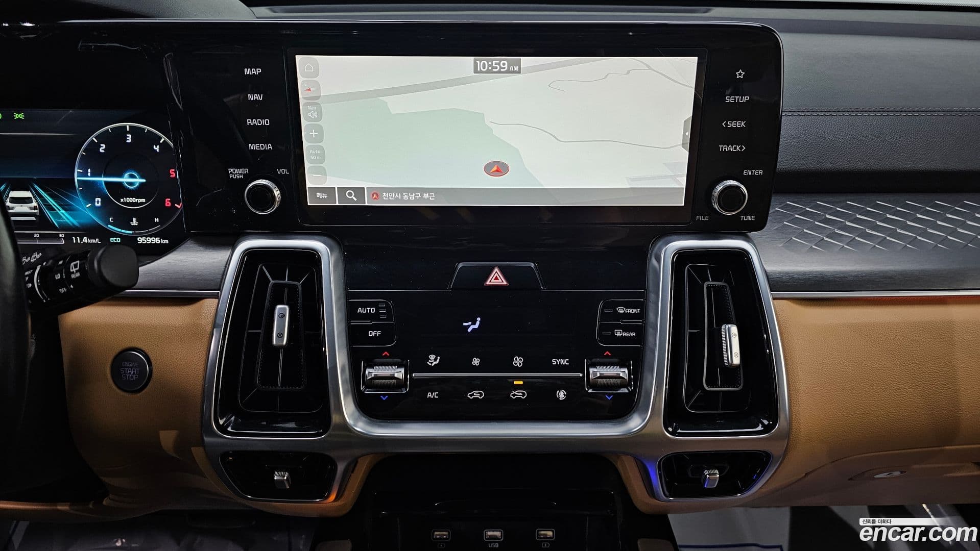 Main__Slider__Photo:Sorento Kia 2020.5-14