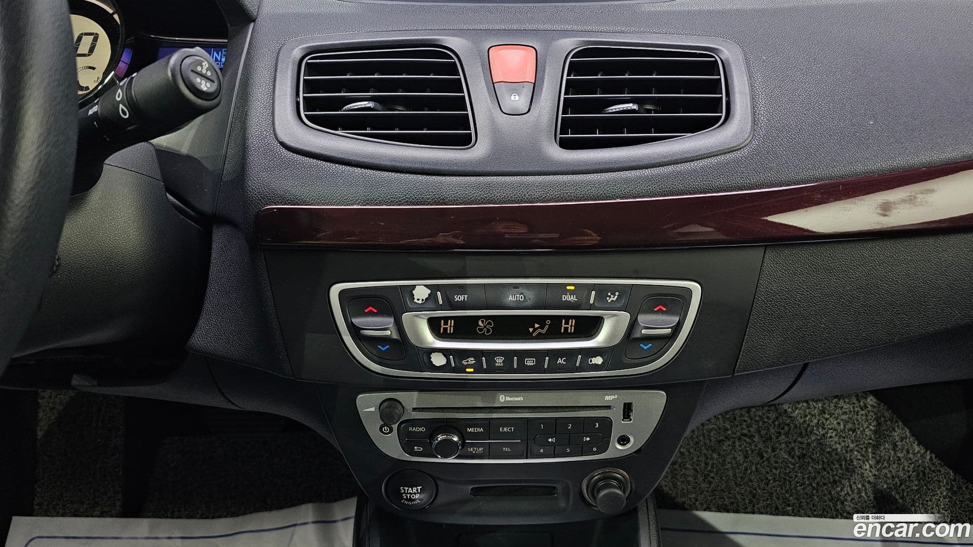 Main__Slider__Photo:SM3 Renault-KoreaSamsung 2015.0-17