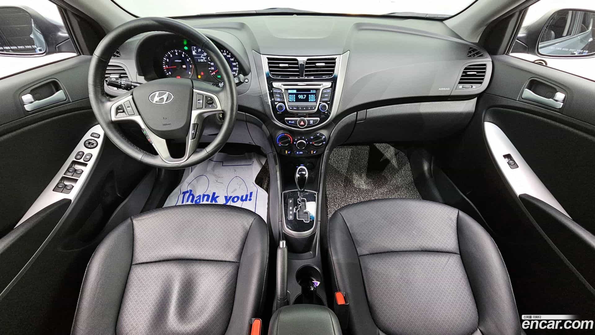 Accent Hyundai 2018.6-INNER-007