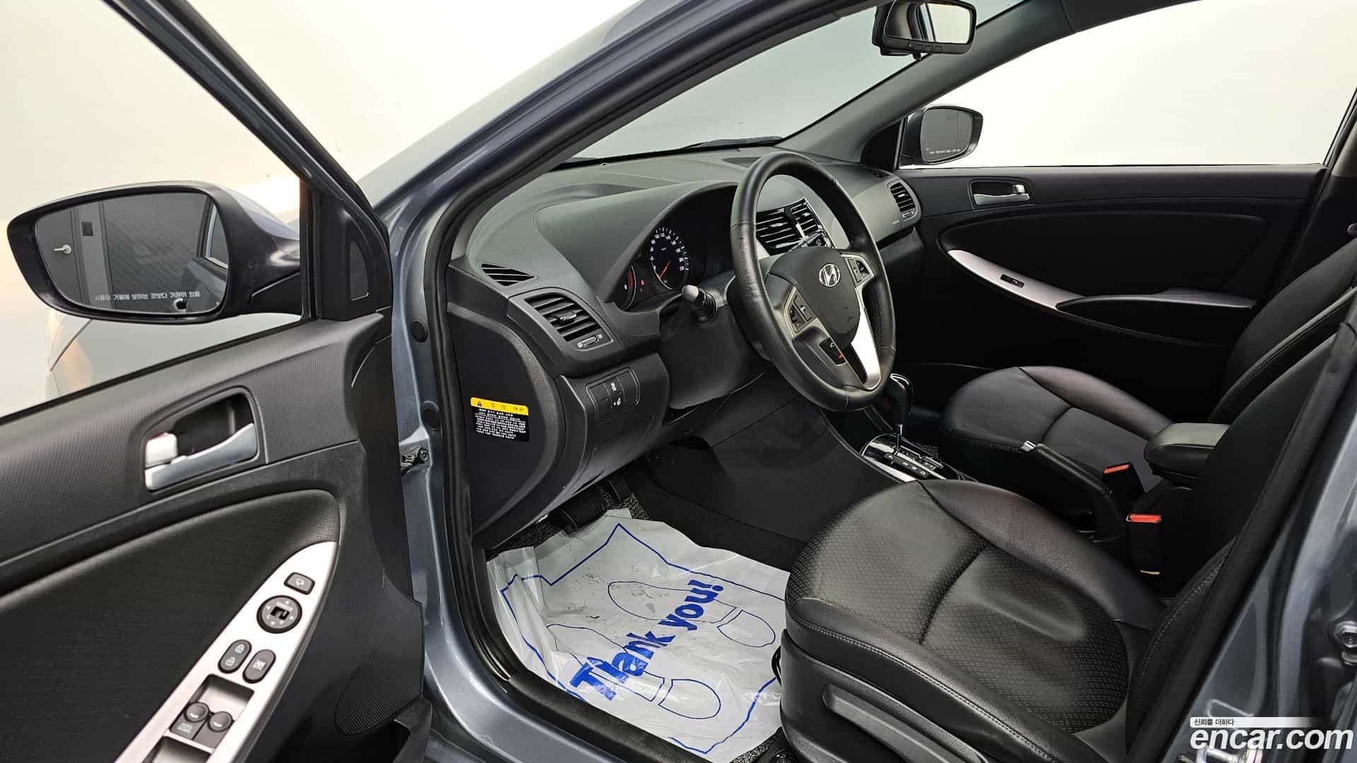 Accent Hyundai 2018.6-INNER-010