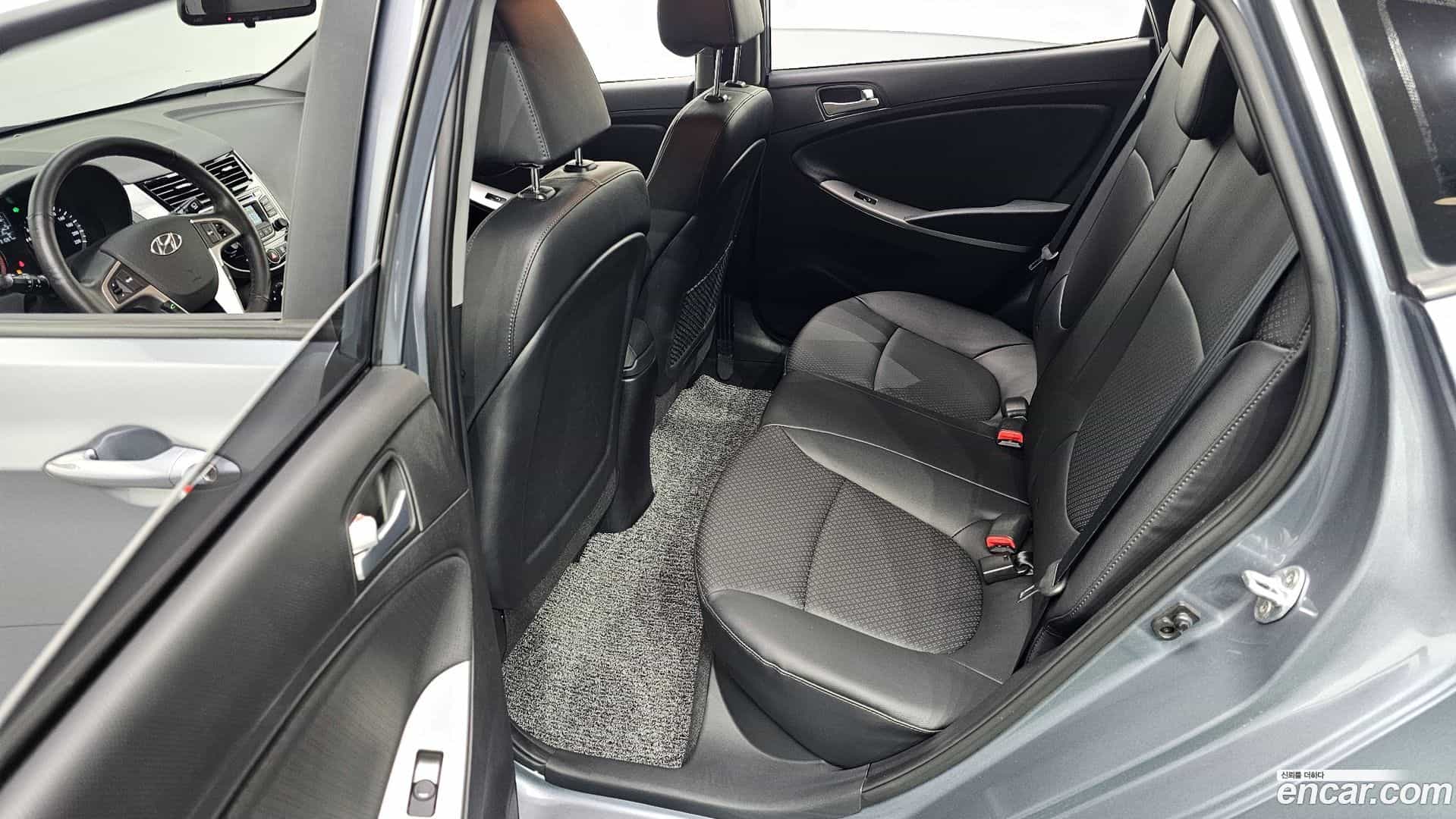 Accent Hyundai 2018.6-OPTION-015