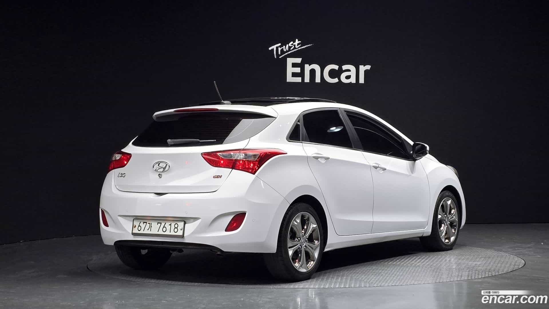 i30 Hyundai 2012.6-OUTER-002