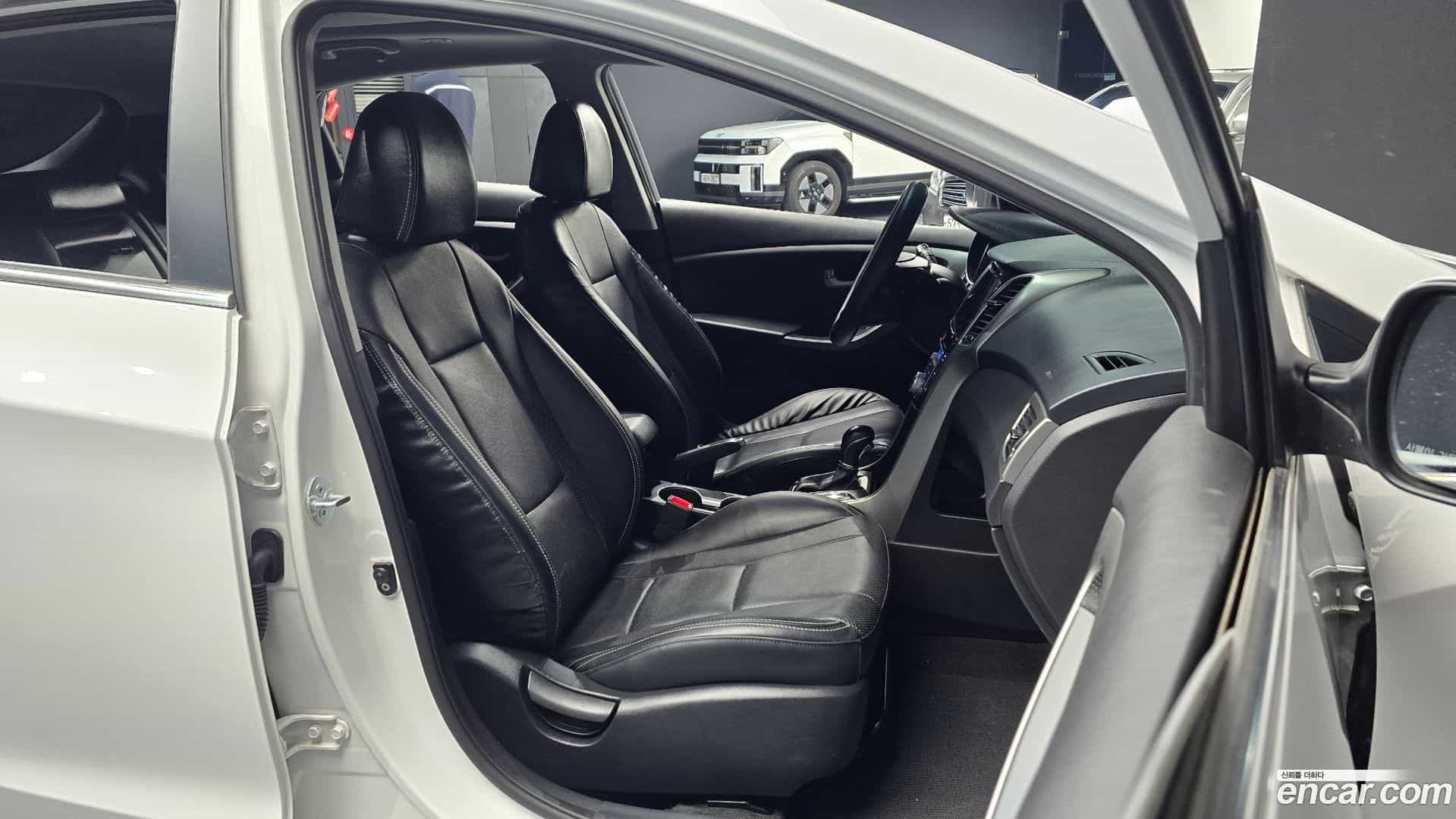 i30 Hyundai 2012.6-INNER-010