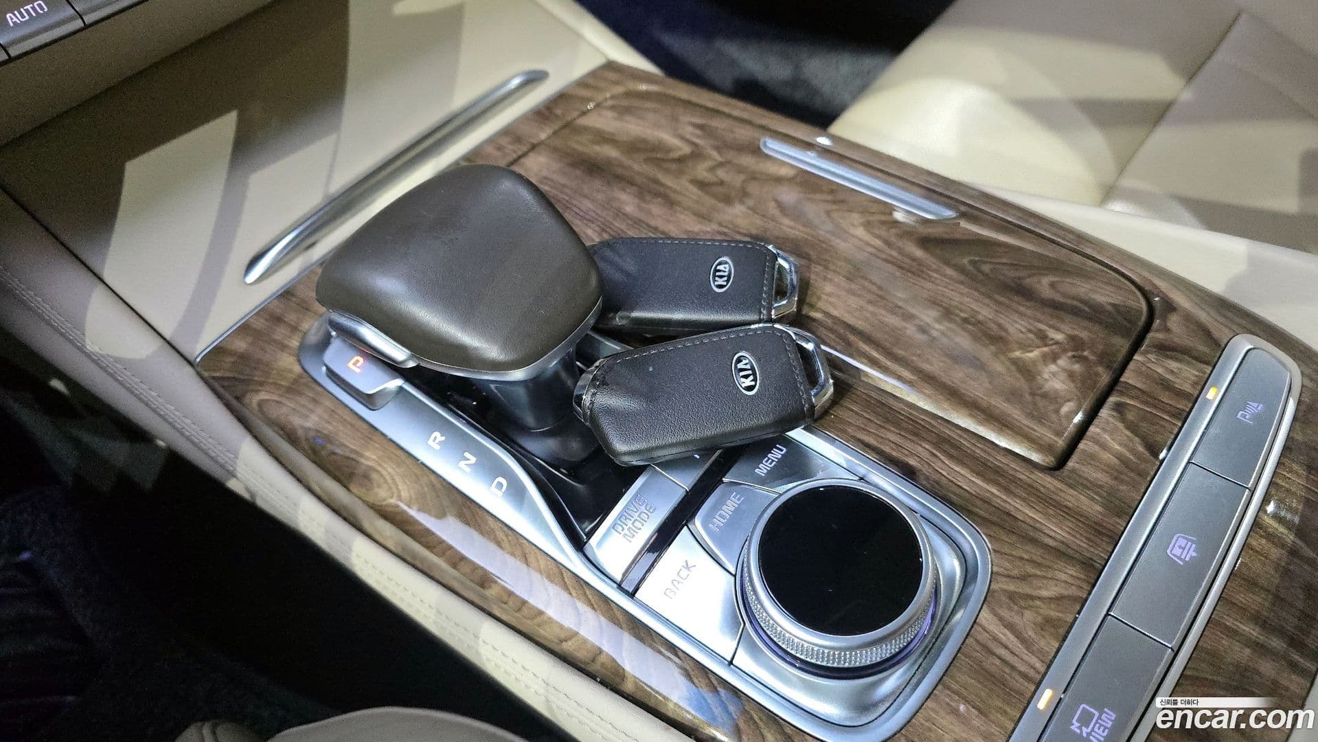 Main__Slider__Photo:K9 Kia 2018.8-8