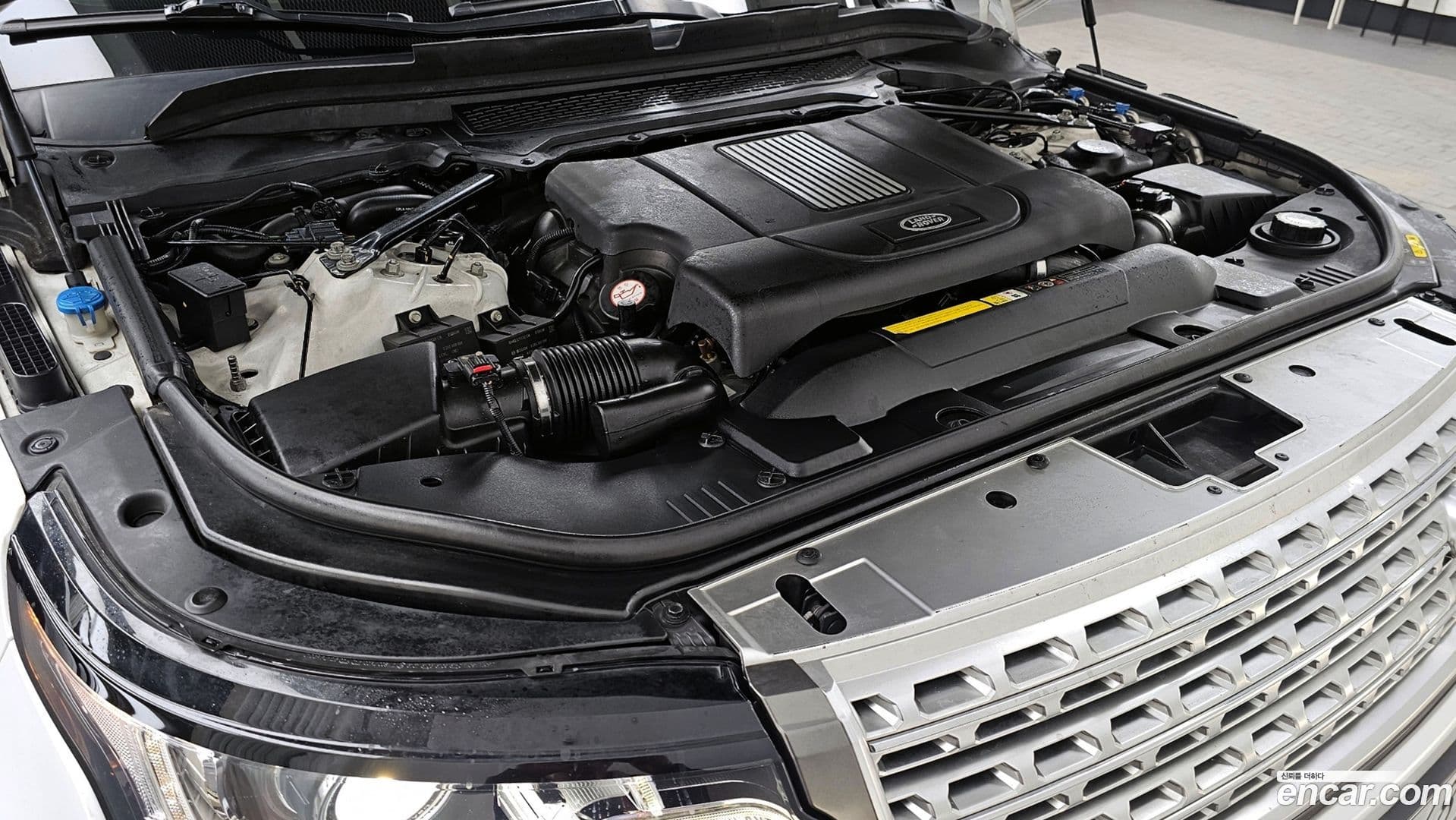 Main__Slider__Photo:Range Rover Land Rover 2016.2-5