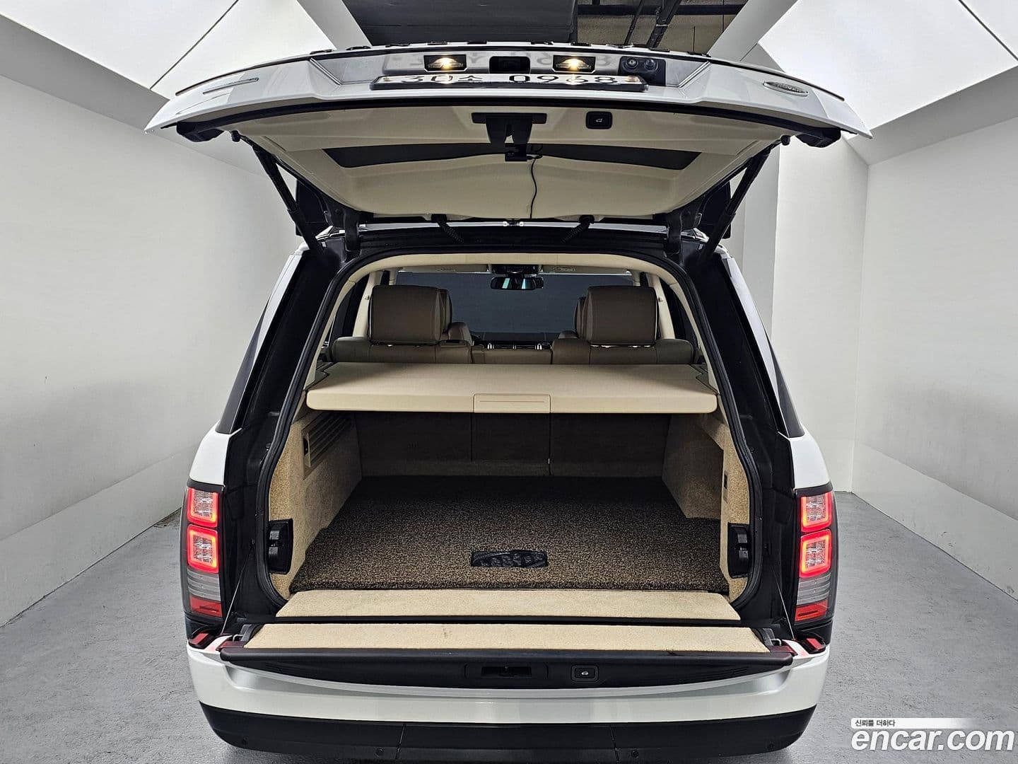 Main__Slider__Photo:Range Rover Land Rover 2016.2-19