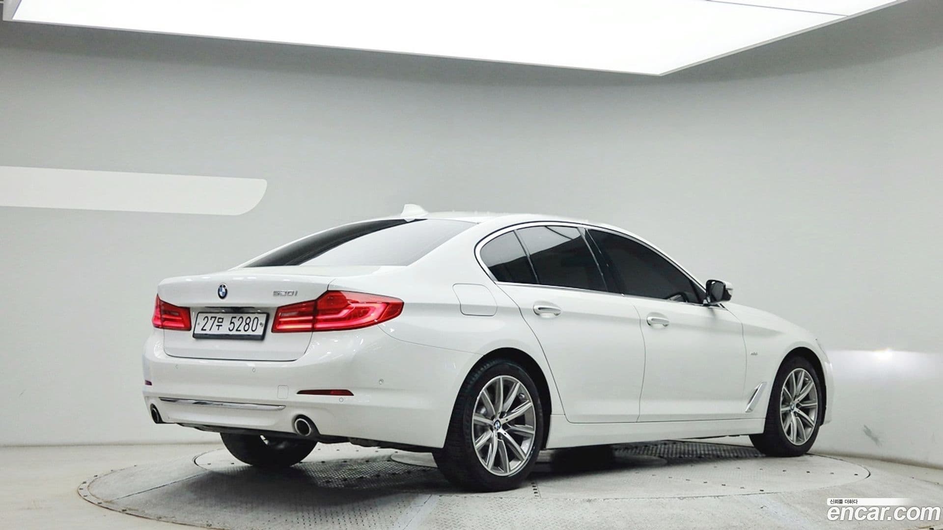 Main__Slider__Photo:5-Series BMW 2018.10-3