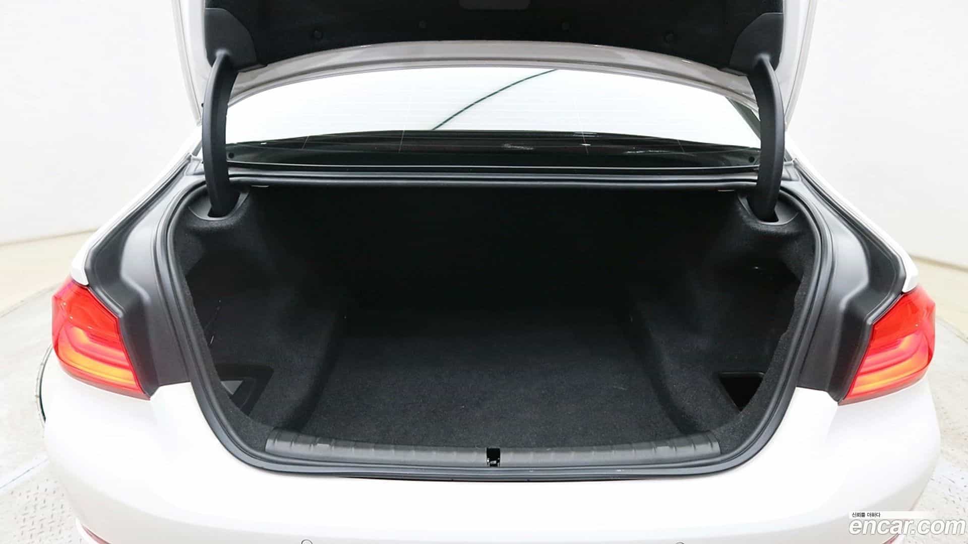 5-Series BMW 2018.10-INNER-007